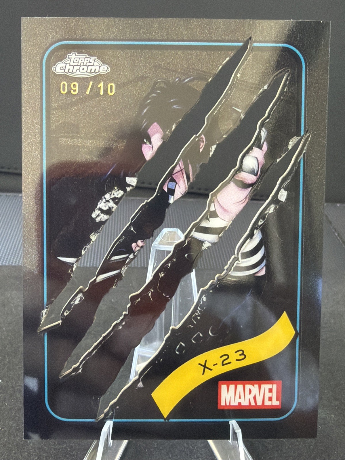 2025 Topps Chrome Marvel X-23 Clawed 09/10 Rare 2025 Topps Chrome Marvel X-23 Clawed 09/10 Rare