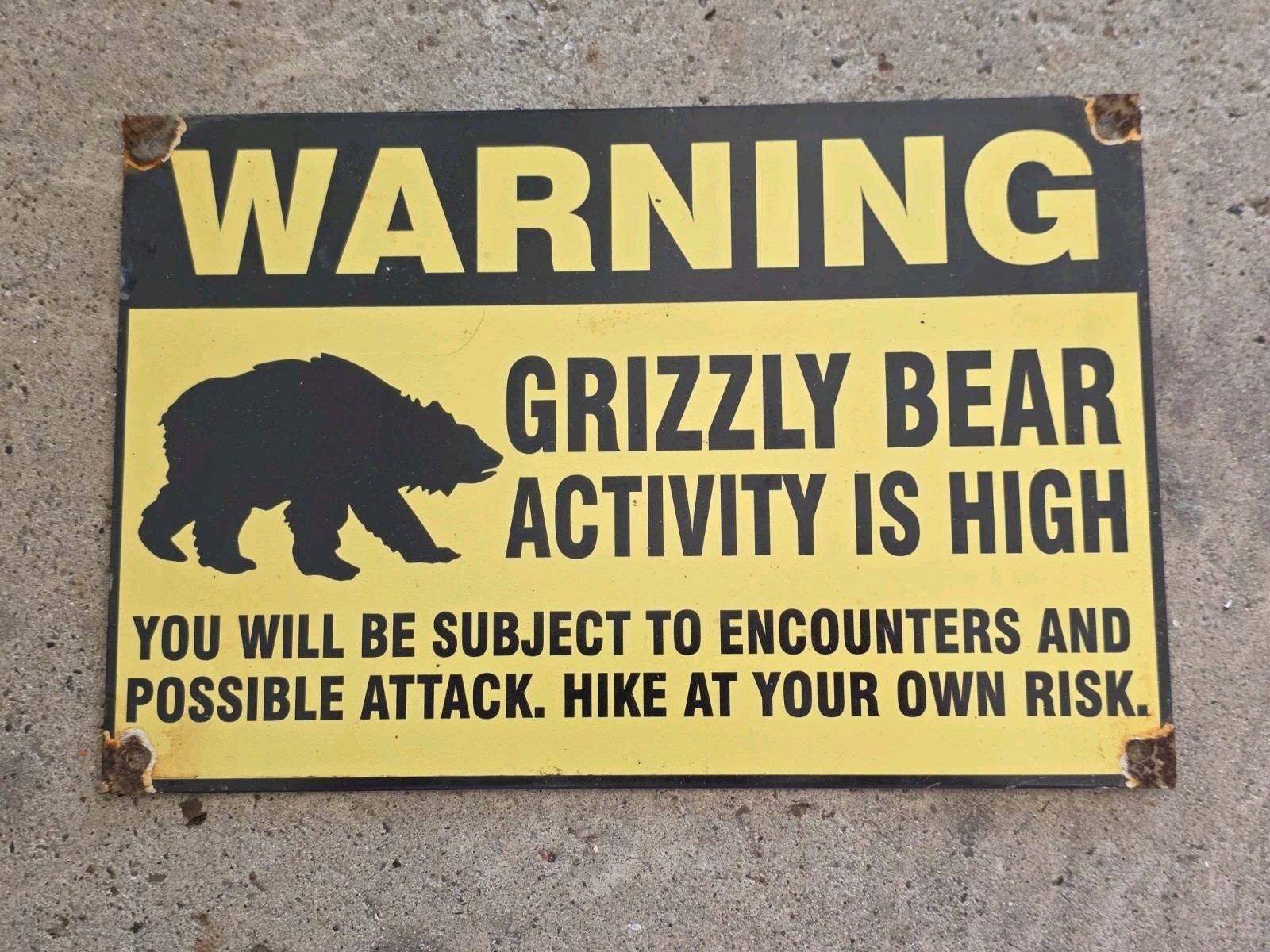 VINTAGE 1960'S WARNING GRIZZLY BEAR PORCELAIN SIGN 12" X 8" VINTAGE 1960'S WARNING GRIZZLY BEAR PORCELAIN SIGN 12" X 8"