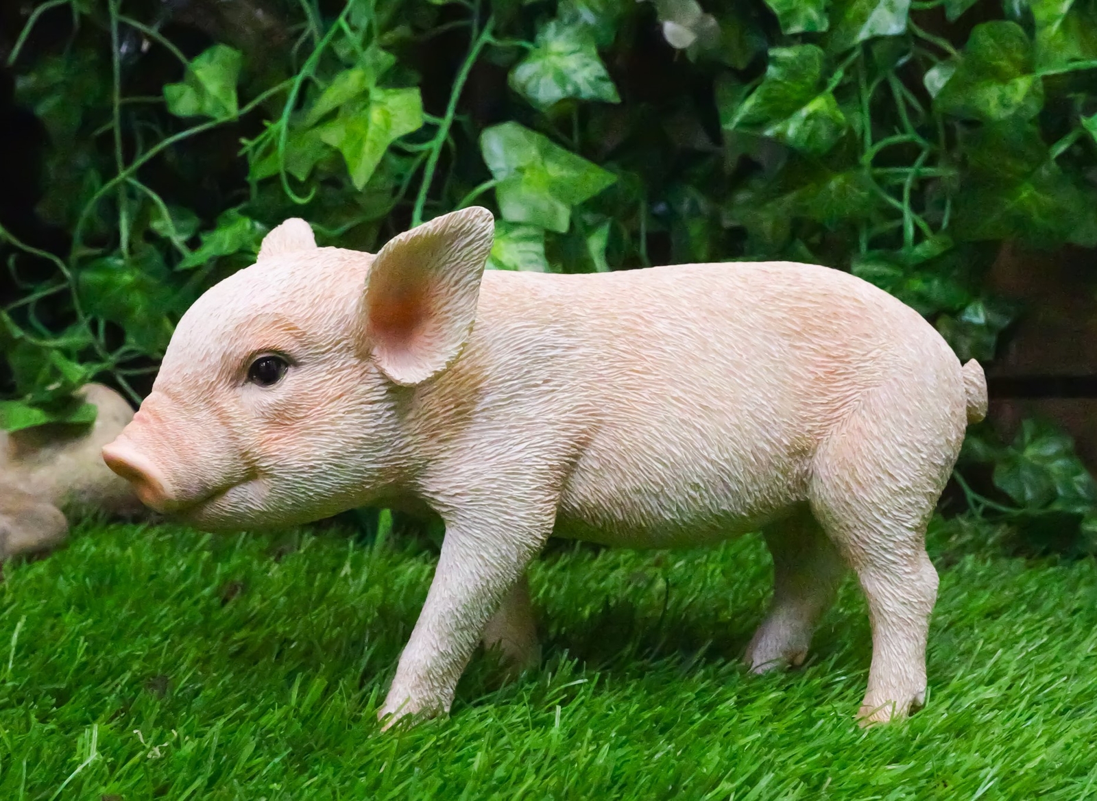 Adorable Realistic Animal Farm Babe Piglet Pig Statue 8"L Rustic Country Pigs Adorable Realistic Animal Farm Babe Piglet Pig Statue 8"L Rustic Country Pigs