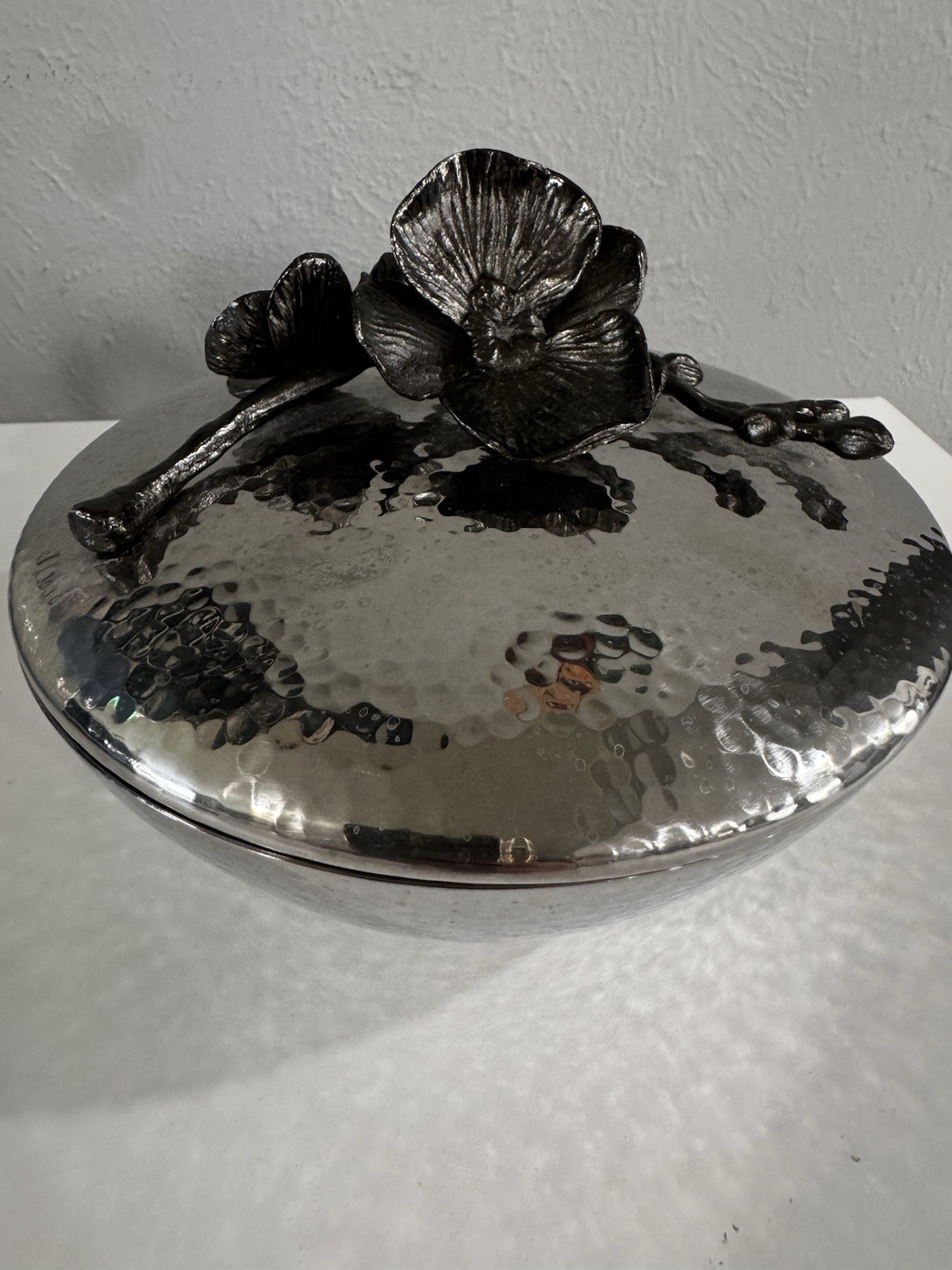 Michael Aram Black Orchid Round Trinket Box Silver Hammered Jewelry Keepsake Michael Aram Black Orchid Round Trinket Box Silver Hammered Jewelry Keepsake