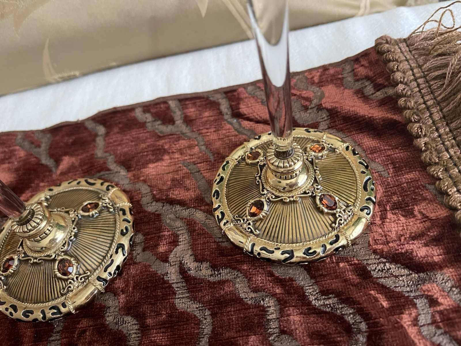 Set 4 St.John Marie Gray Wine Glasses Swarovski Colorado Topaz 24k Gold 2000 Set 4 St.John Marie Gray Wine Glasses Swarovski Colorado Topaz 24k Gold 2000