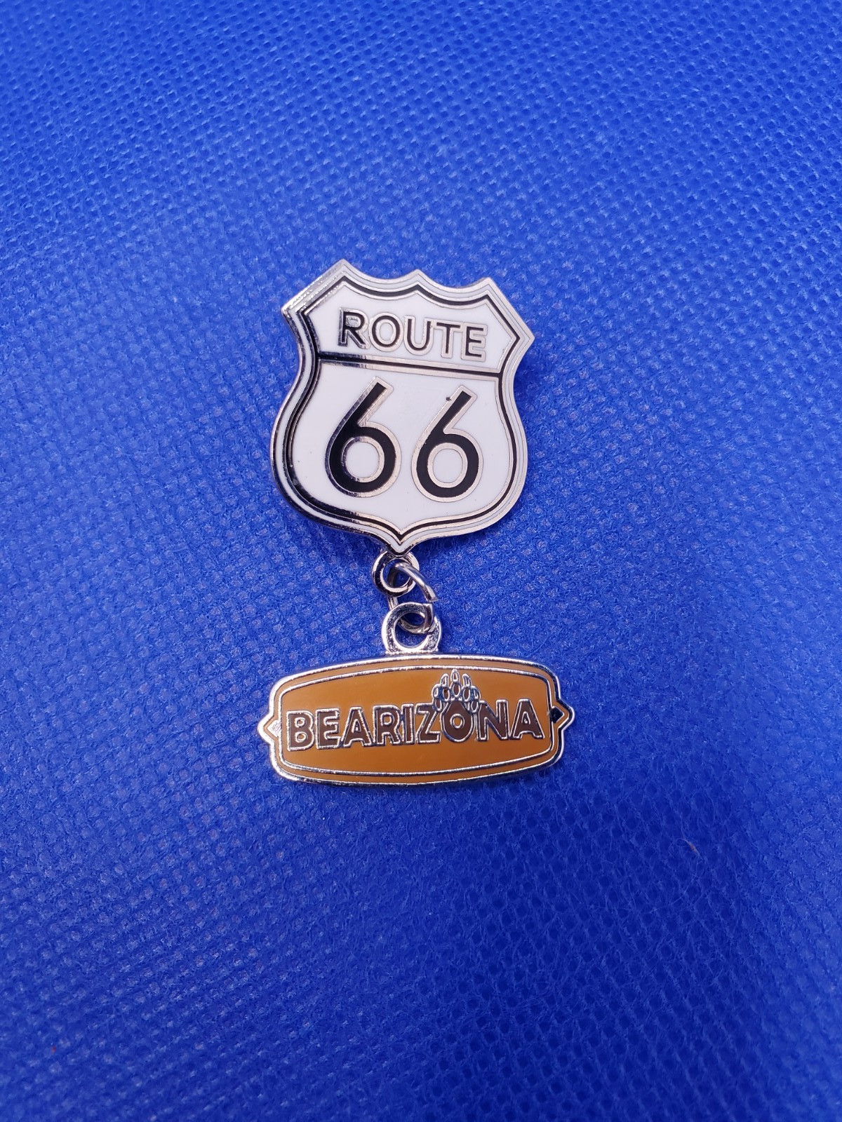 Bearizona Route 66 Road Sign Dangle Pin Arizona Collectible Tourist Lapel Bearizona Route 66 Road Sign Dangle Pin Arizona Collectible Tourist Lapel