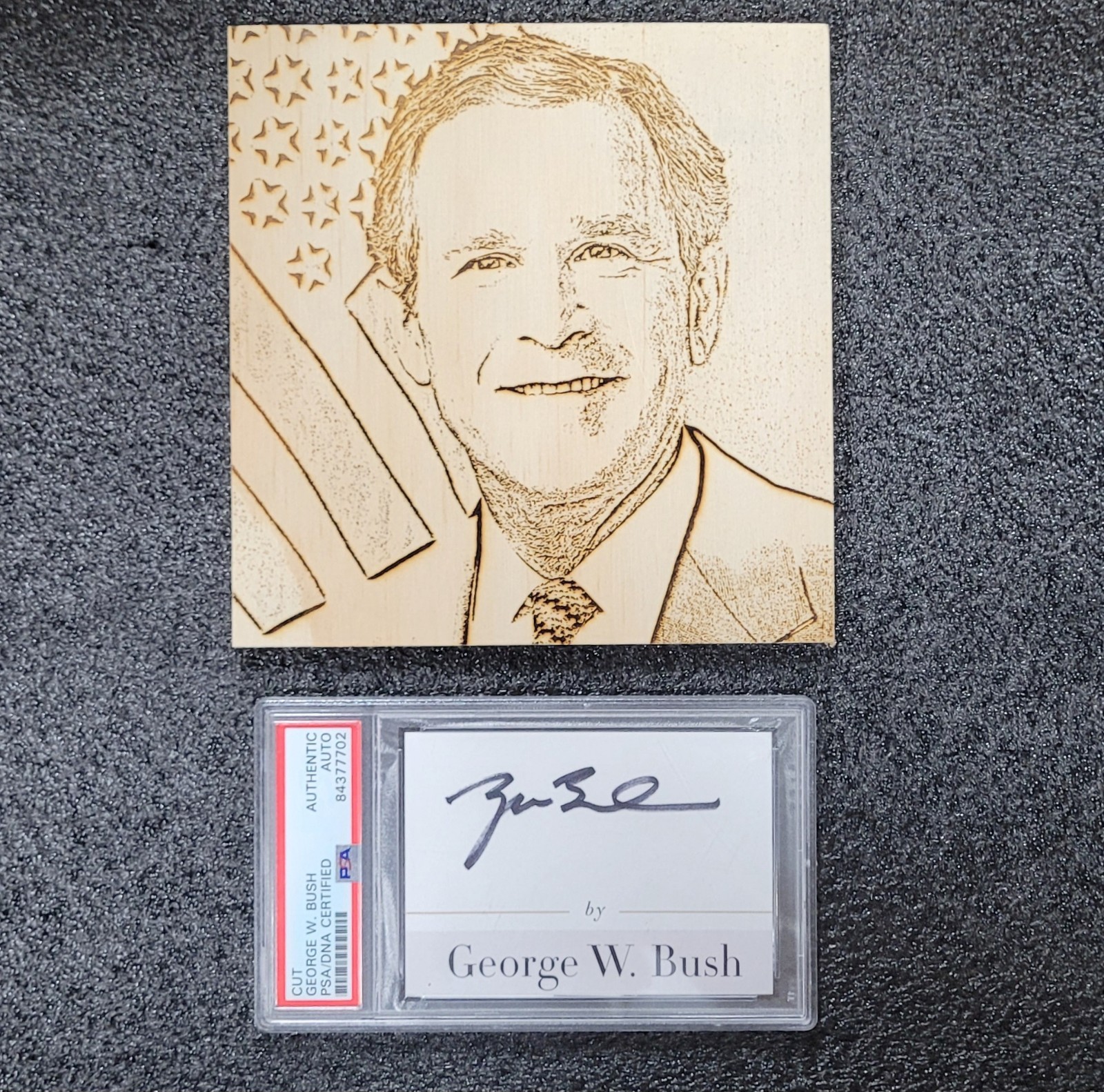 GEORGE W BUSH SIGNED PSA DNA CERTIFIED INDEX WITH WOOD ENGRAVING