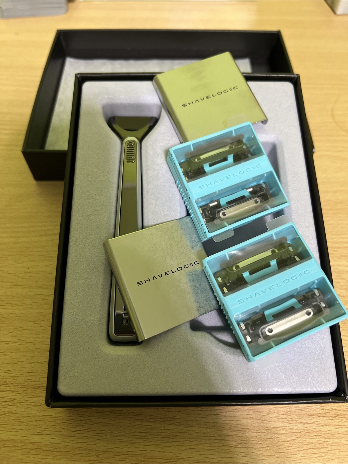 ShaveLogic SL5 Shaving System Four (4) Five Blade Cartridges All-Metal Handle ShaveLogic SL5 Shaving System Four (4) Five Blade Cartridges All-Metal Handle