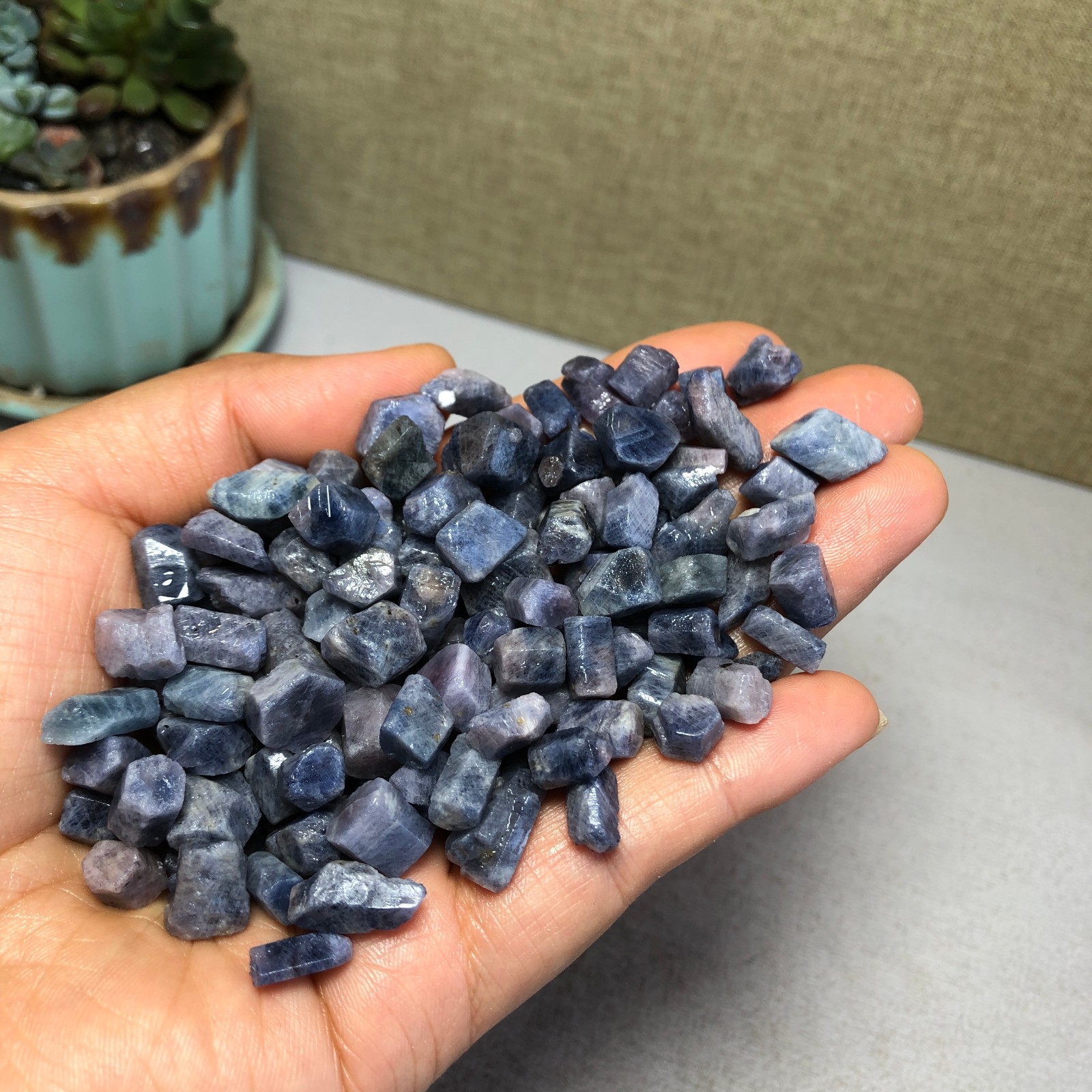 120+pcs Natural blue tiny corundum gemstone Unheated original specimen 147g 5452 120+pcs Natural blue tiny corundum gemstone Unheated original specimen 147g 5452