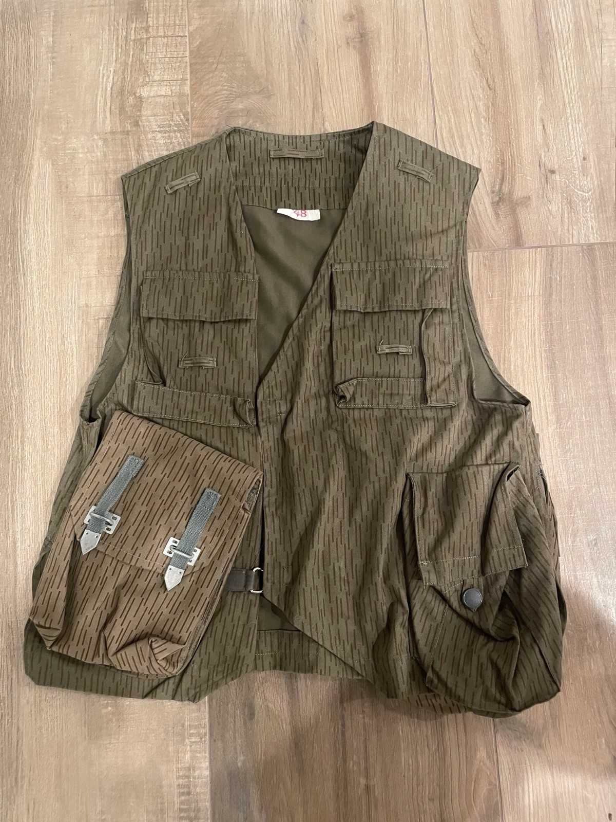 East German DDR NVA Fallschirmjäger FJ Paratrooper Combat Vest 5th Model East German DDR NVA Fallschirmjäger FJ Paratrooper Combat Vest 5th Model
