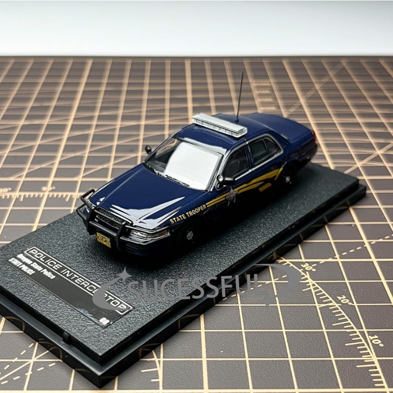 Rollin 1/64 Oregon Police Crown Victoria CV Diecast Alloy Car Model Gift