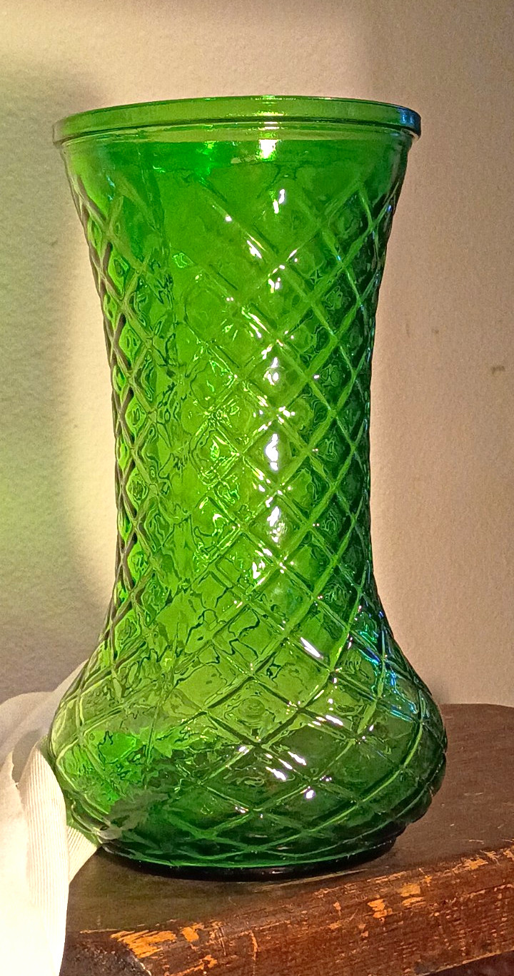 Vintage Hoosier Glass Emerald Green Diamond Quilted Vase 4086 Mid-Century
