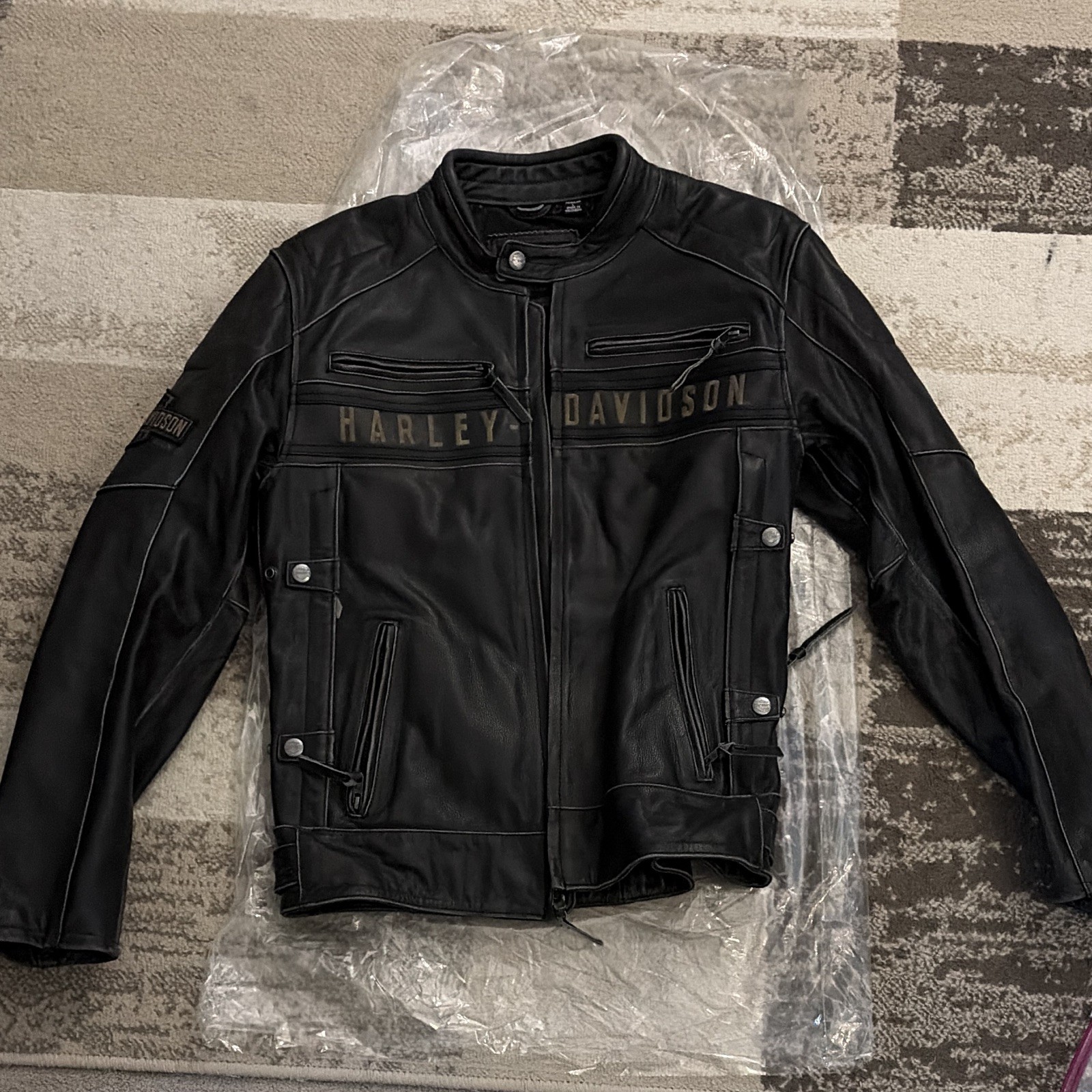 Harley-Davidson Genuine MotorClothes Black Leather Motorcycle Jacket Regular Harley-Davidson Genuine MotorClothes Black Leather Motorcycle Jacket Regular