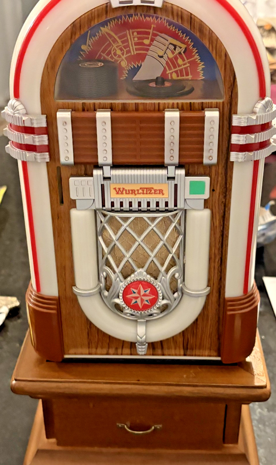 Vintage 1986 Wurlitzer 1015 Mini Jukebox Works + 20 Bandai Micro Cassettes Base Vintage 1986 Wurlitzer 1015 Mini Jukebox Works + 20 Bandai Micro Cassettes Base