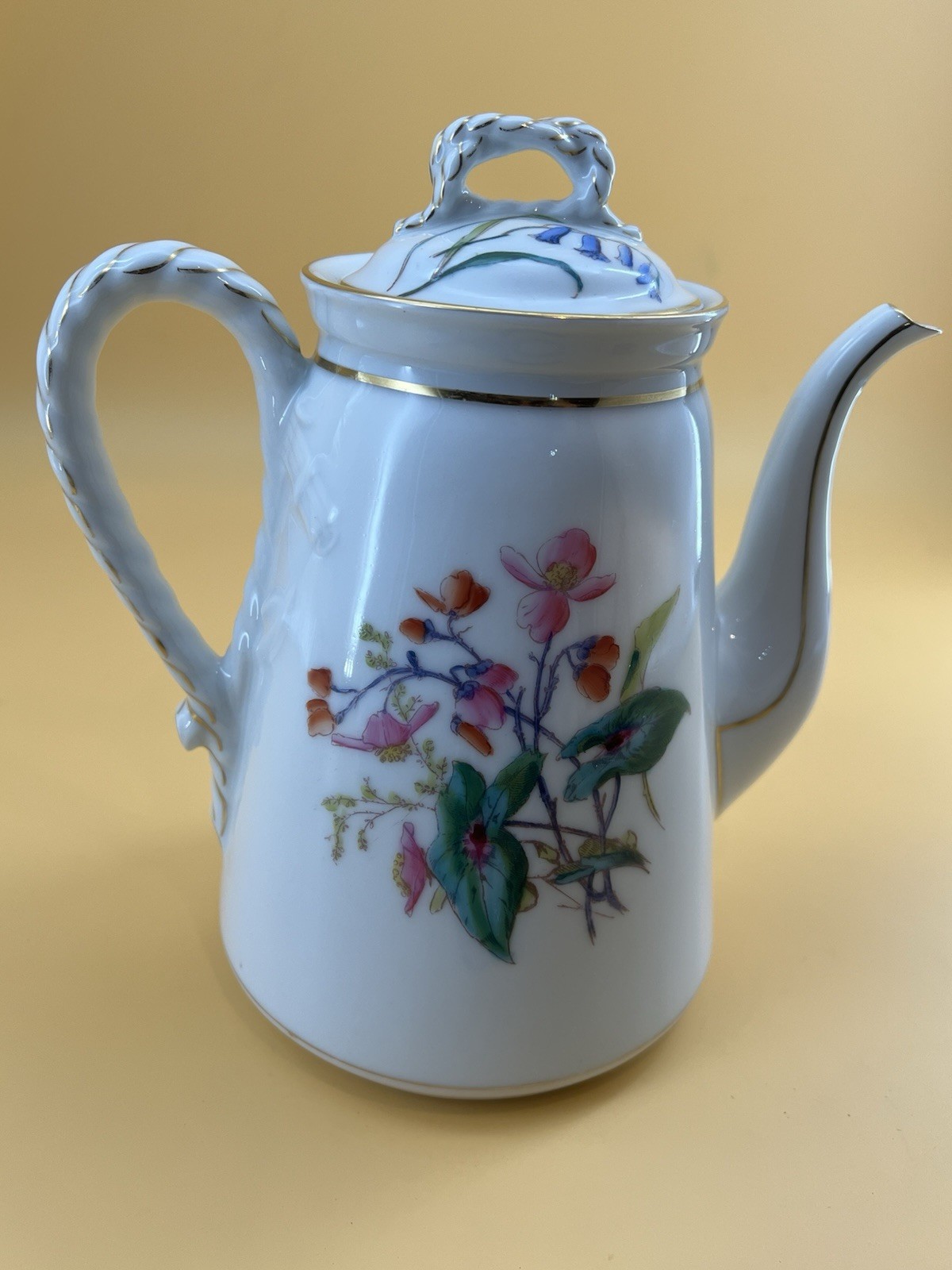 Beautiful Haviland Limoges Coffee Pot with Floral Design and Lid Beautiful Haviland Limoges Coffee Pot with Floral Design and Lid