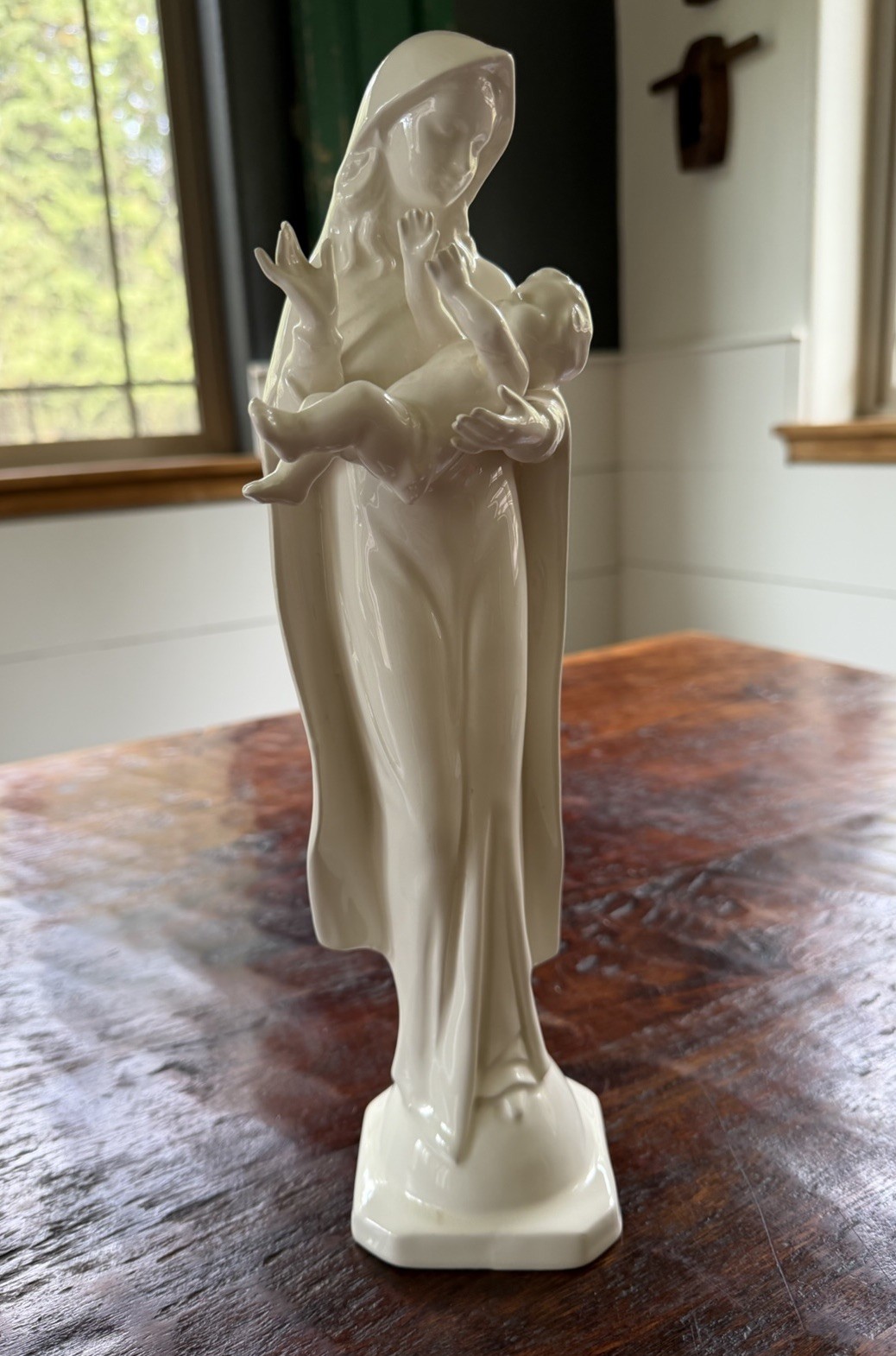 Vintage Napco Potteries Co. White Glazed Madonna and Child Figurine (R4301) Vintage Napco Potteries Co. White Glazed Madonna and Child Figurine (R4301)
