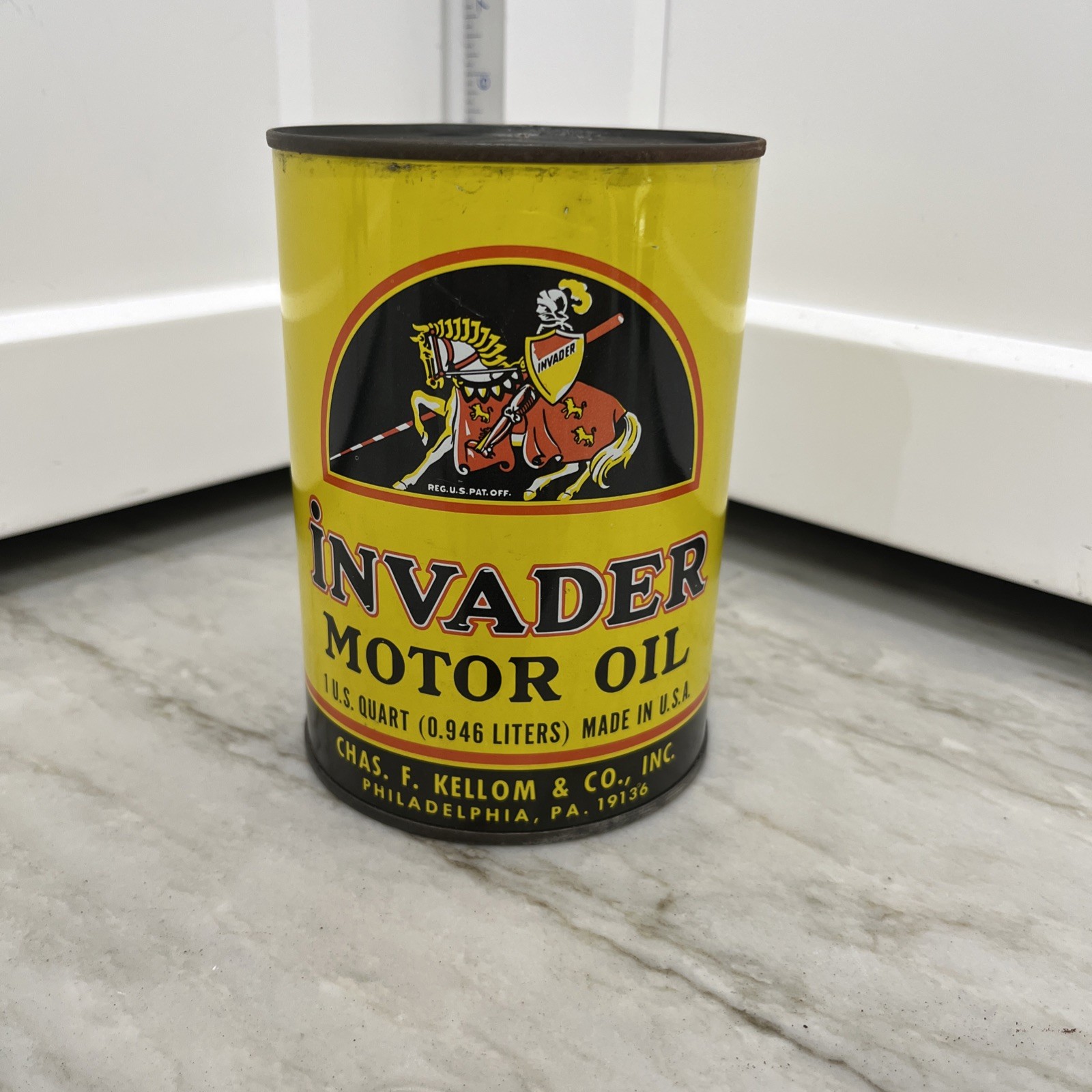 Vintage NOS Invader Motor Oil Can Quart FULL Vintage NOS Invader Motor Oil Can Quart FULL