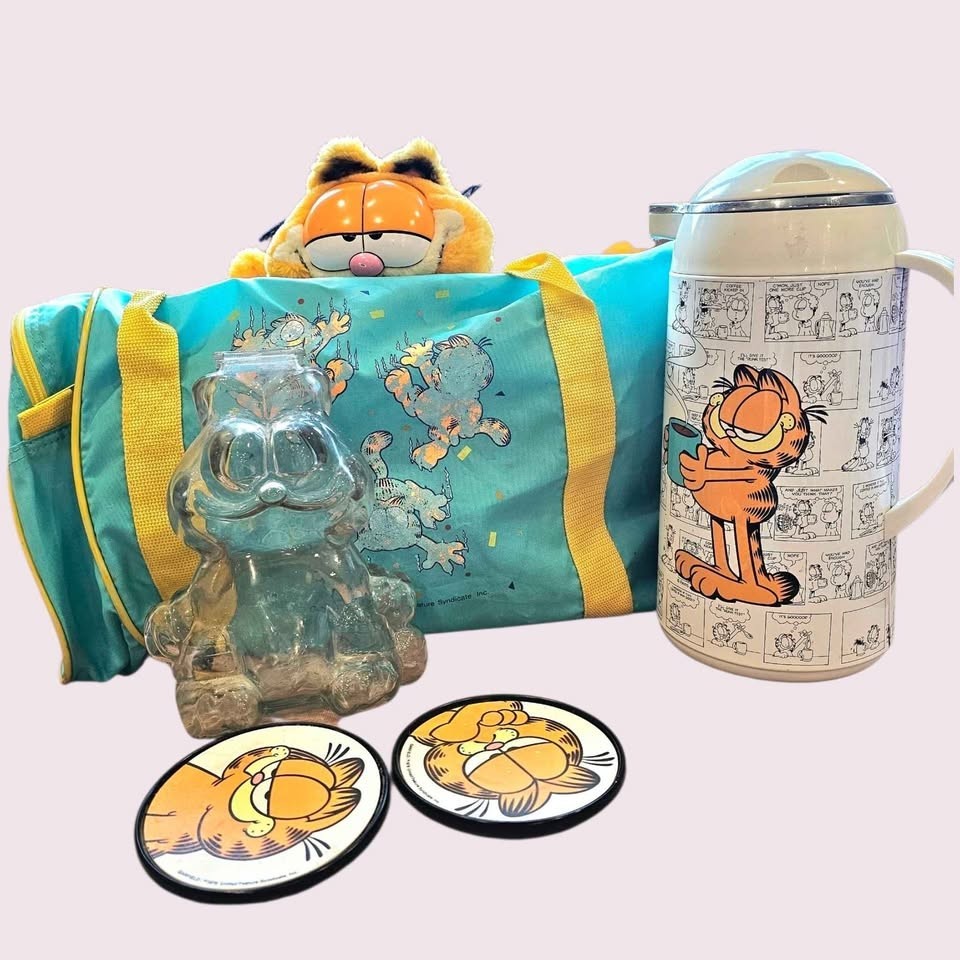 Vintage Garfield Mixed Household Items Lot Vintage Garfield Mixed Household Items Lot