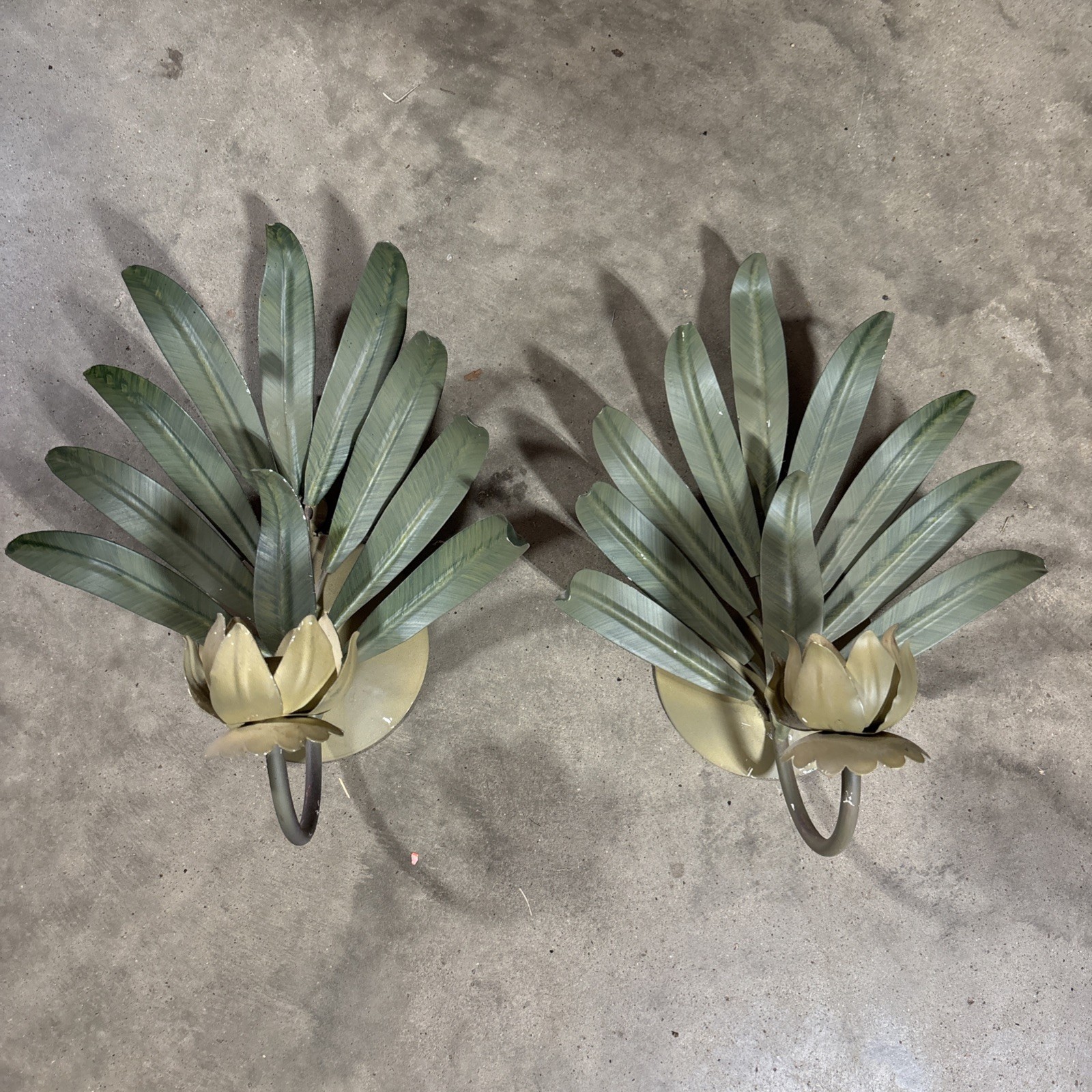 VTG PAIR CANDLE WALL SCONCES PALM FROND,FLOWER,PALM BEACH FEEL, TOLE LOOK VTG PAIR CANDLE WALL SCONCES PALM FROND,FLOWER,PALM BEACH FEEL, TOLE LOOK