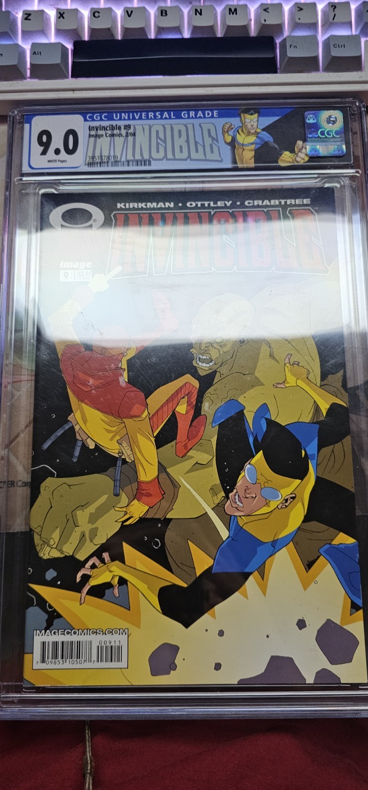 Invincible #9 - CGC 9 - Kirkman - First Monster Girl - Huge Low Print Key Invincible #9 - CGC 9 - Kirkman - First Monster Girl - Huge Low Print Key