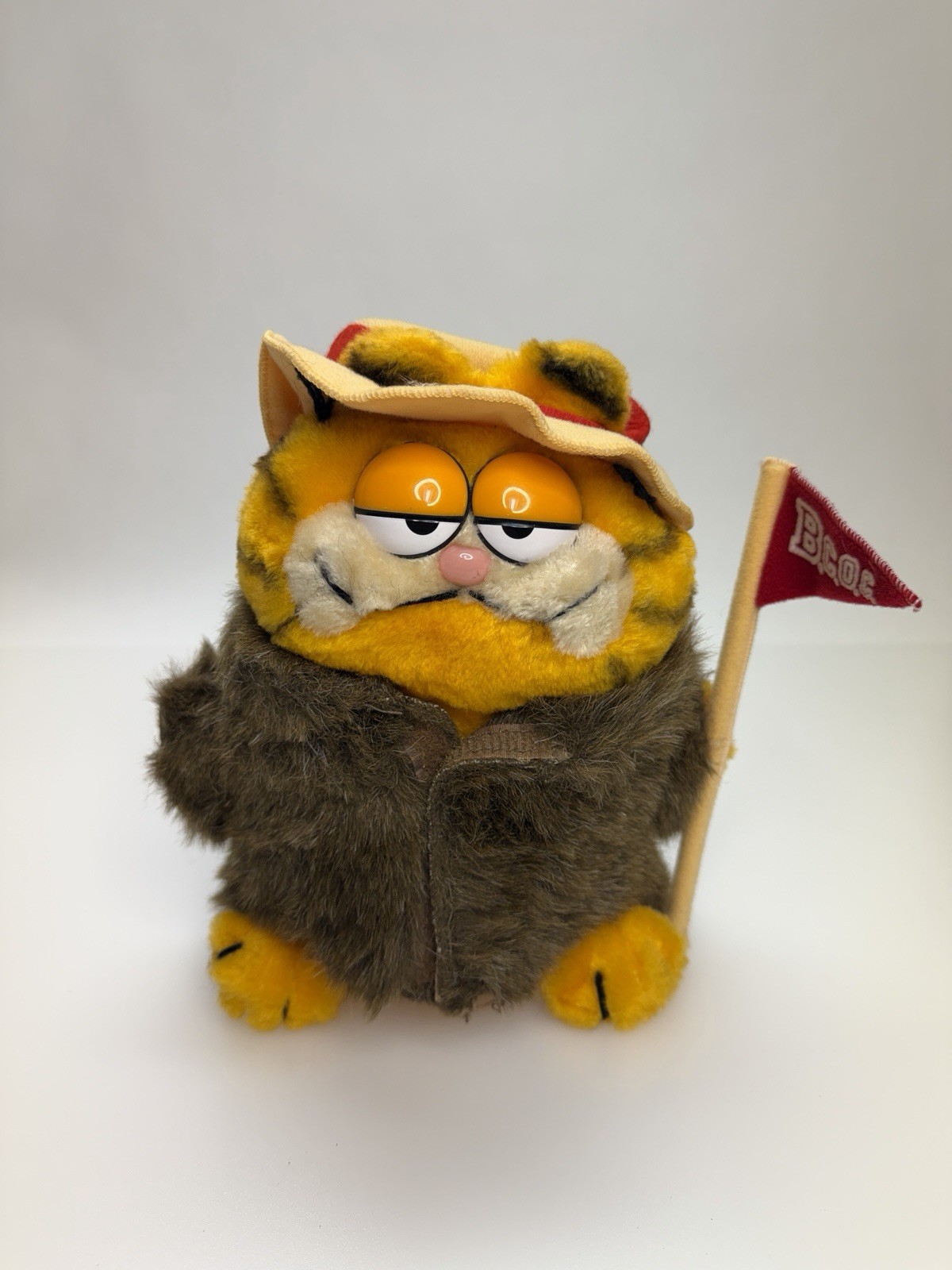 Vintage 1978 /80’s Garfield Golfer Plush Figure w/ Flag Furry Jacket Collectible Vintage 1978 /80’s Garfield Golfer Plush Figure w/ Flag Furry Jacket Collectible
