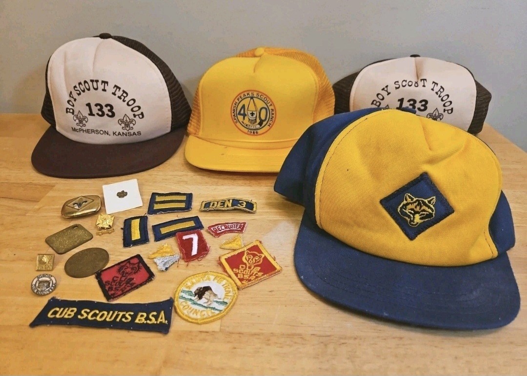 Vintage Boy Scouts, Cub Scouts, Girl Scouts Patches, Pins, Hats Lot Vintage Boy Scouts, Cub Scouts, Girl Scouts Patches, Pins, Hats Lot