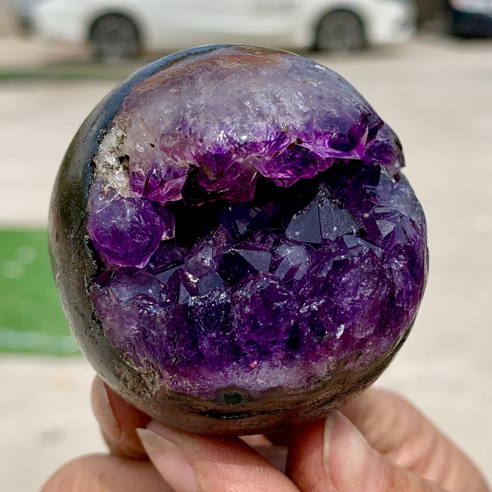 167G Natural Uruguayan Amethyst Quartz crystal open smile ball therapy