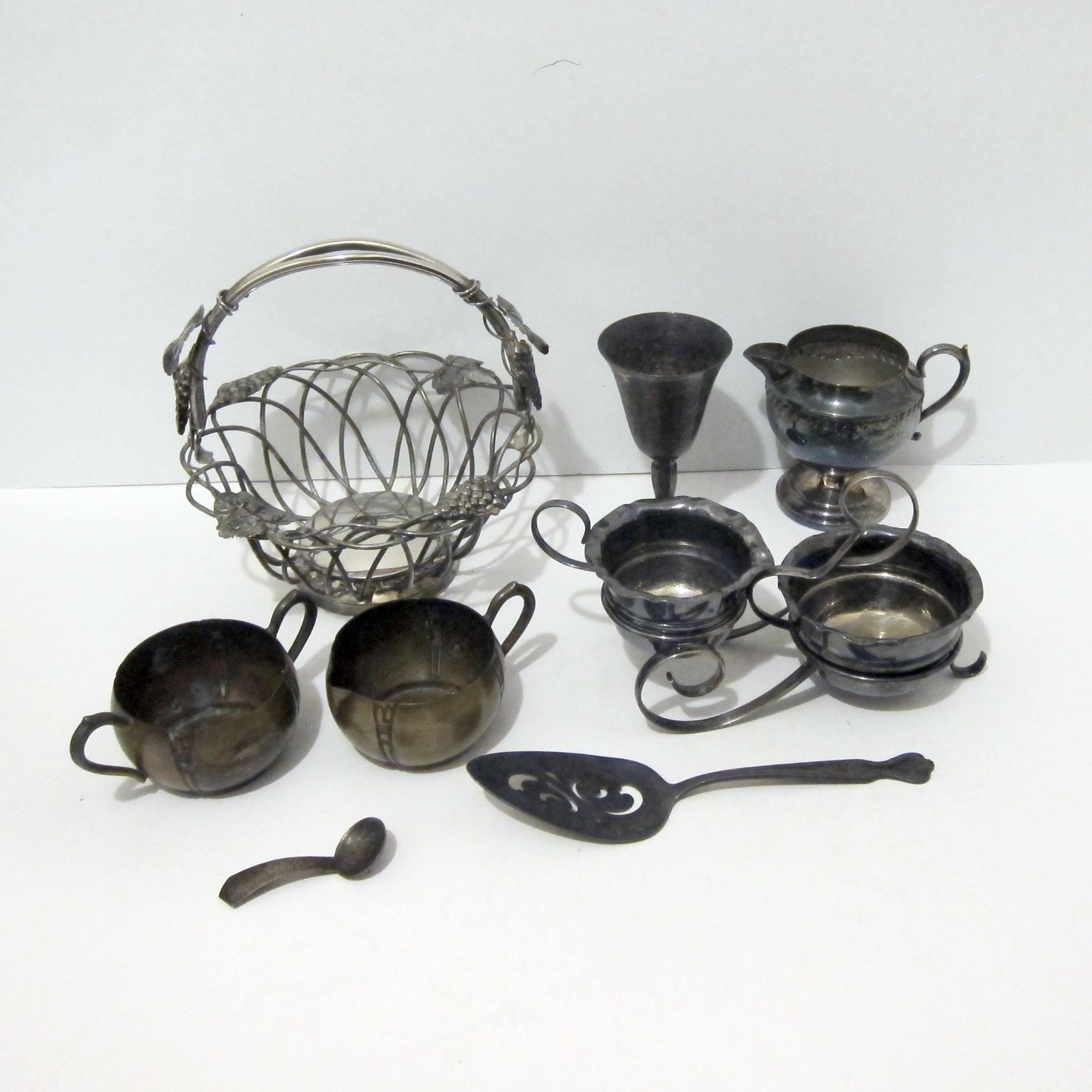 SILVER PLATED UTENSILS - Vintage Lot of 9 Items - Sugar Creamers Godinger Basket SILVER PLATED UTENSILS - Vintage Lot of 9 Items - Sugar Creamers Godinger Basket