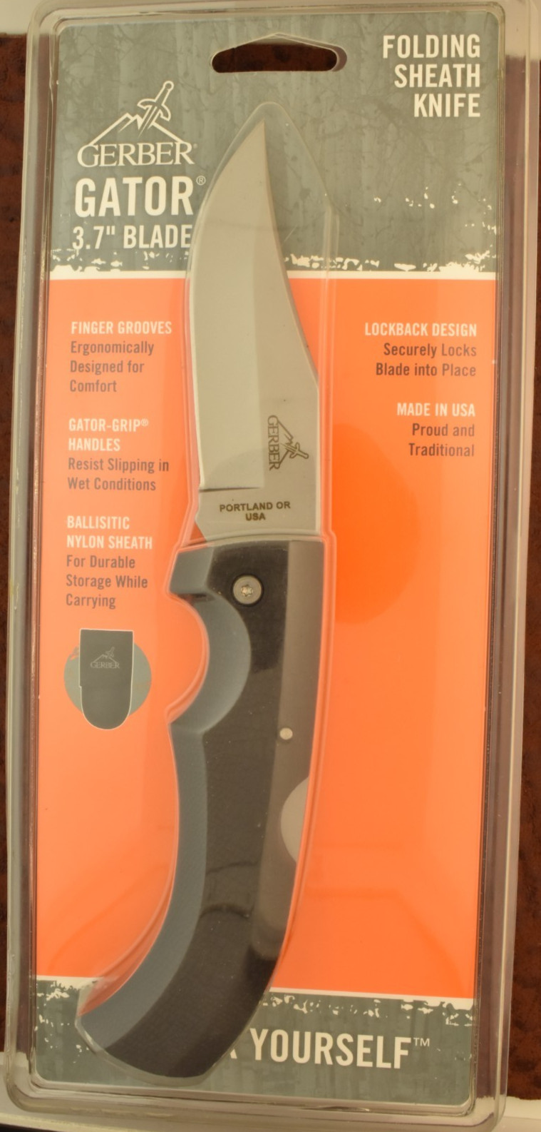 VINTAGE GERBER PORTLAND USA 06079 GATOR RUBBER HUGE LOCKBACK KNIFE HANG PACKAGE VINTAGE GERBER PORTLAND USA 06079 GATOR RUBBER HUGE LOCKBACK KNIFE HANG PACKAGE