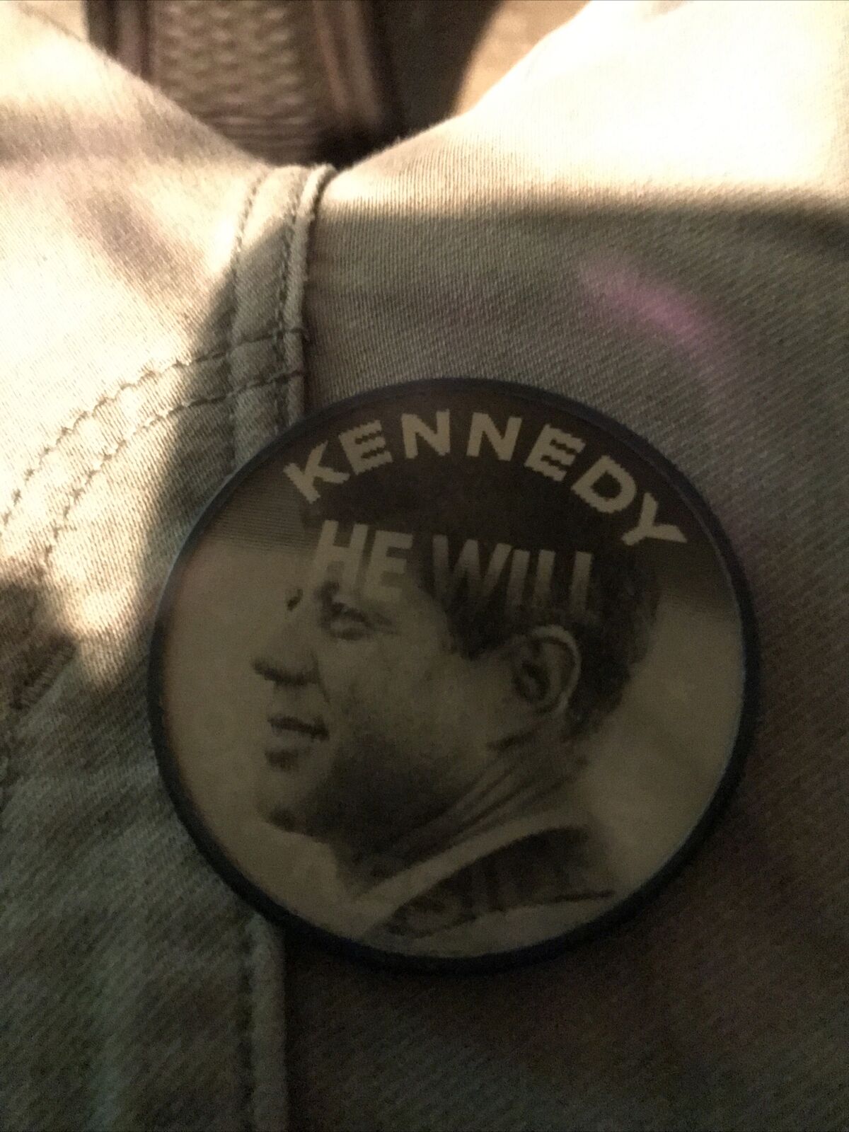 Original 1960 John F. Kennedy He Will Win Veri-vue PinBack Button RARE 3D