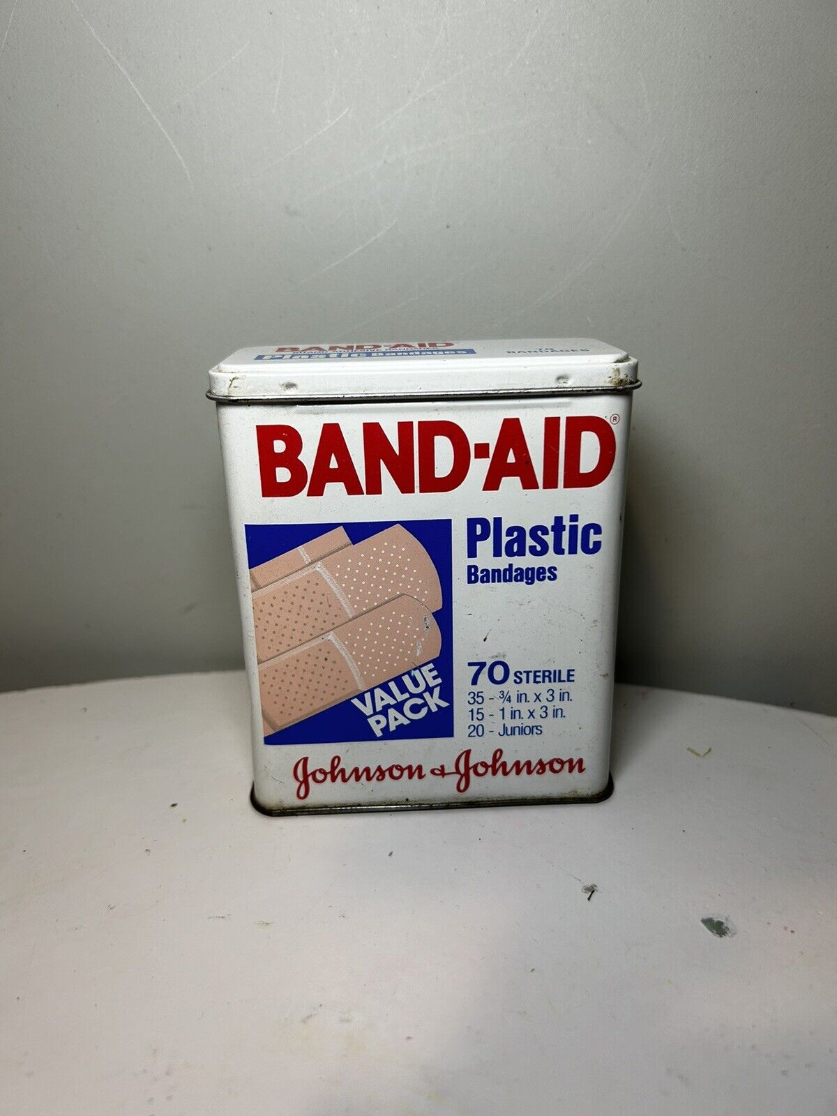 1983 Johnson & Johnson Band-Aid Plastic Bandages (Code 5627) Metal Tin