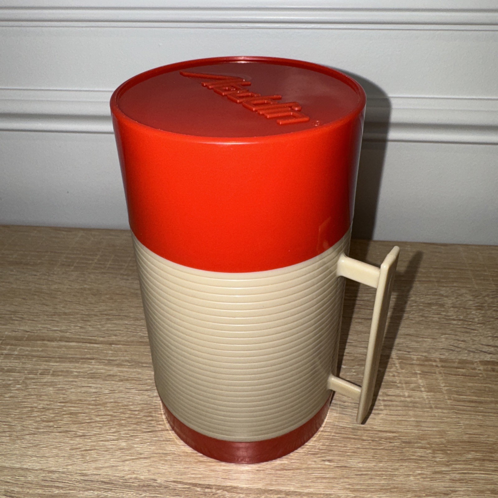 Alladin Vintage Thermos Red Beige Hy-Lo Vacuum Bottle 16 oz Pint Widemouth Alladin Vintage Thermos Red Beige Hy-Lo Vacuum Bottle 16 oz Pint Widemouth