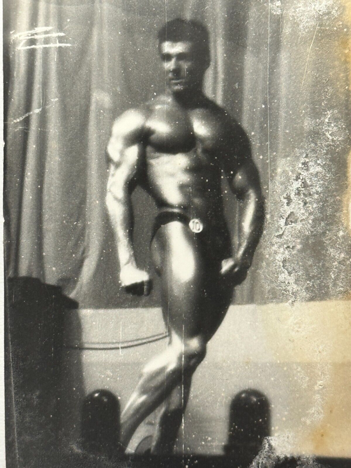 1980s Handsome Muscular Bodybuilder Male Physique Man Gay int Vintage B&W Photo