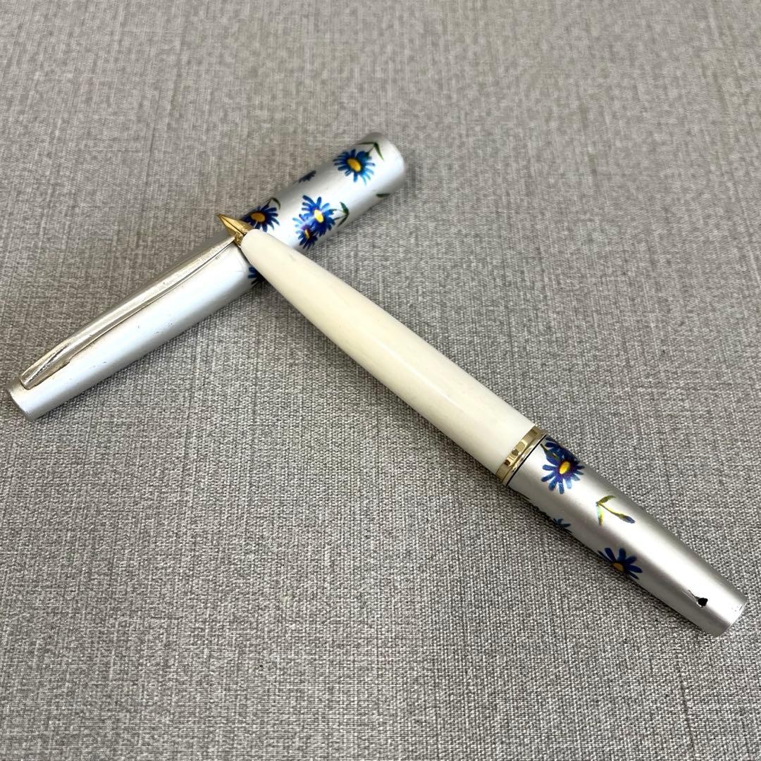 [H6] PILOT floral pattern fountain pen