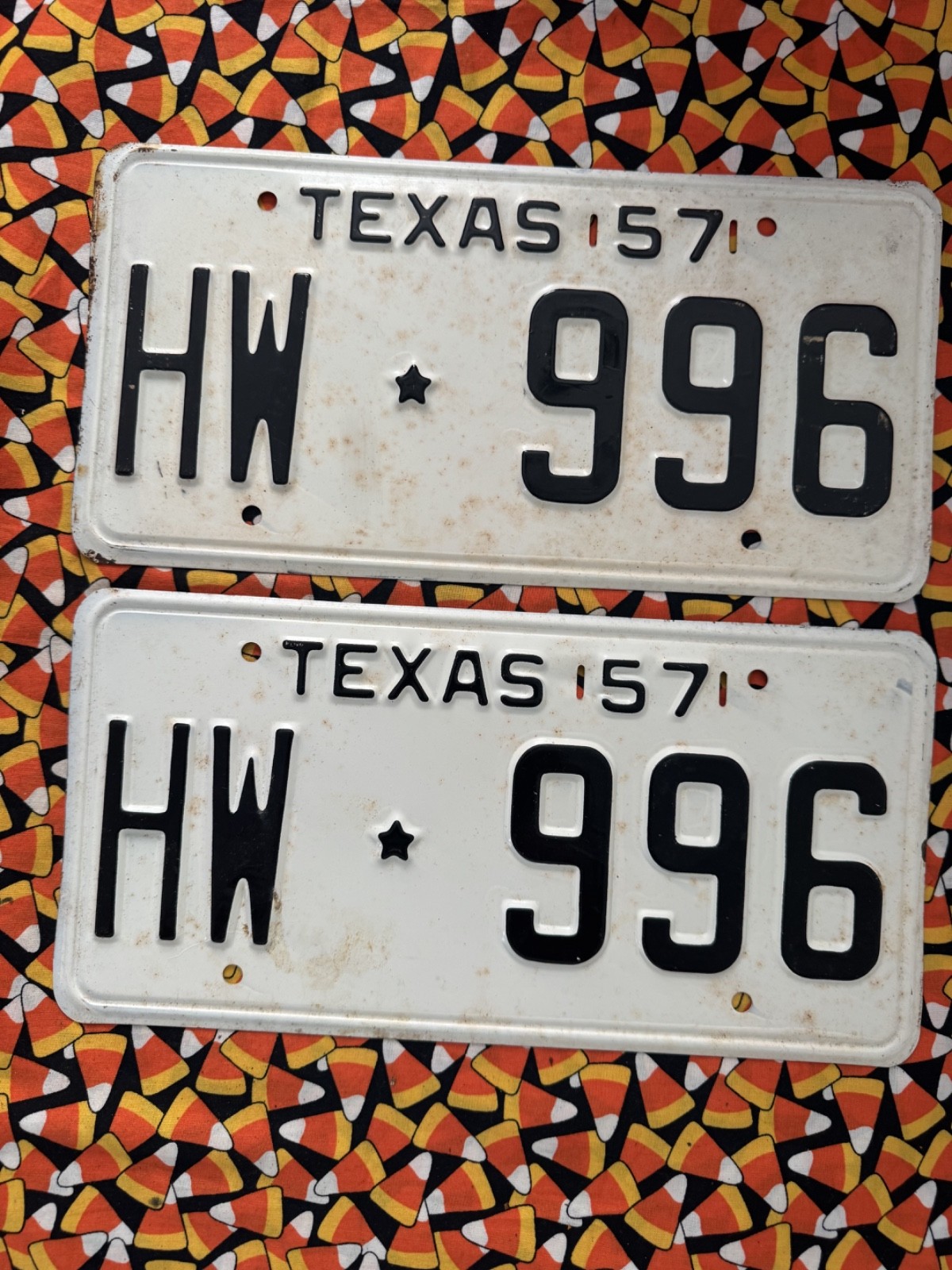 1957 TEXAS PASSENGER LICENSE PLATES HW996 Low Number 1957 TEXAS PASSENGER LICENSE PLATES HW996 Low Number
