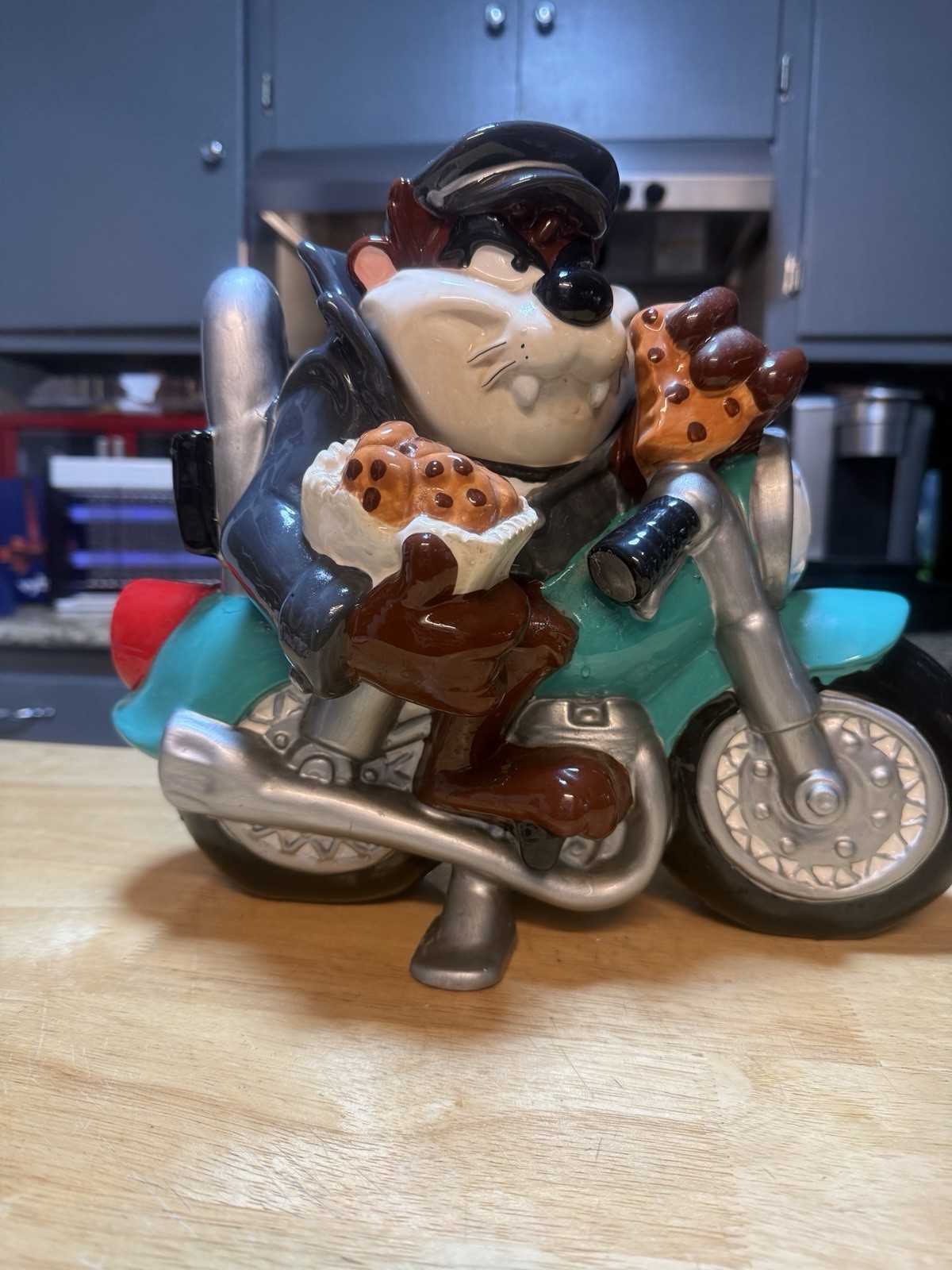TAZ COOKIE JAR WARNER BROTHERS TASMANIAN DEVIL ON HARLEY BIKE BUGS BUNNY CARTOON TAZ COOKIE JAR WARNER BROTHERS TASMANIAN DEVIL ON HARLEY BIKE BUGS BUNNY CARTOON