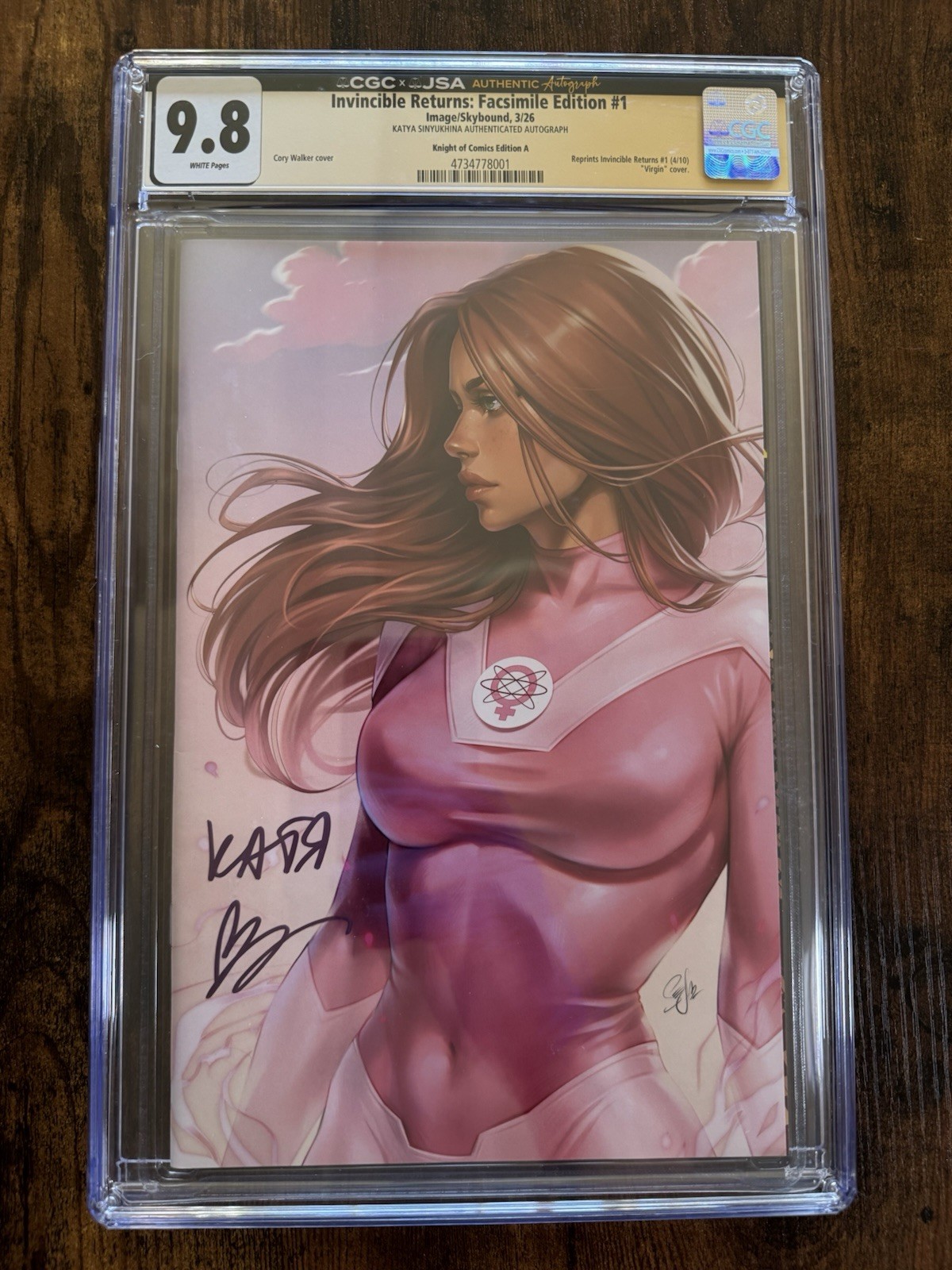 INVINCIBLE RETURNS #1 CGC 9.8 SIGNED BY KATYA SINYUKHINA ATOM EVE C2E2 EXCLUSIVE INVINCIBLE RETURNS #1 CGC 9.8 SIGNED BY KATYA SINYUKHINA ATOM EVE C2E2 EXCLUSIVE