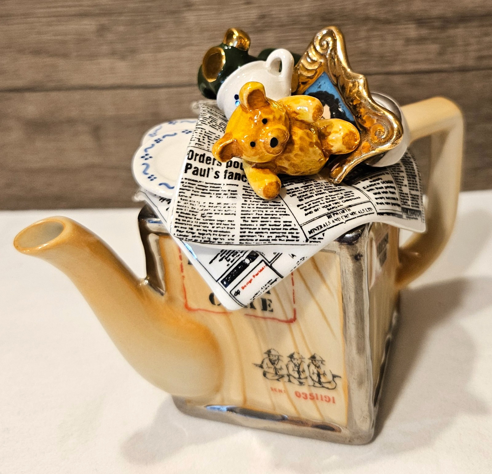 Vintage Paul Cardew "Moving Day Crate" Ceramic Teapot Made in England Vintage Paul Cardew "Moving Day Crate" Ceramic Teapot Made in England