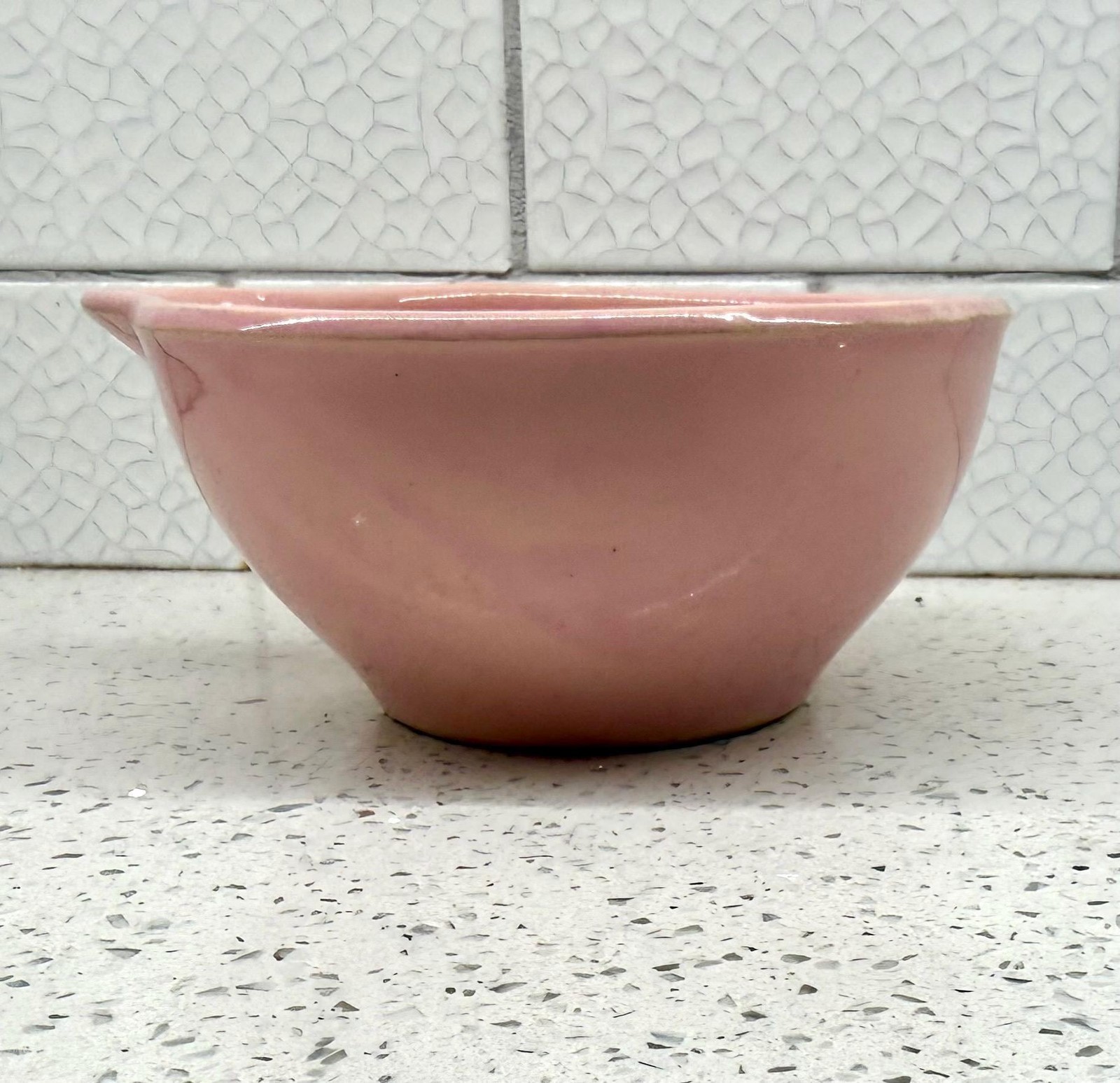 Lovely vintage 1940's small mccoy pink mixing bowl with spout. 1940s usa