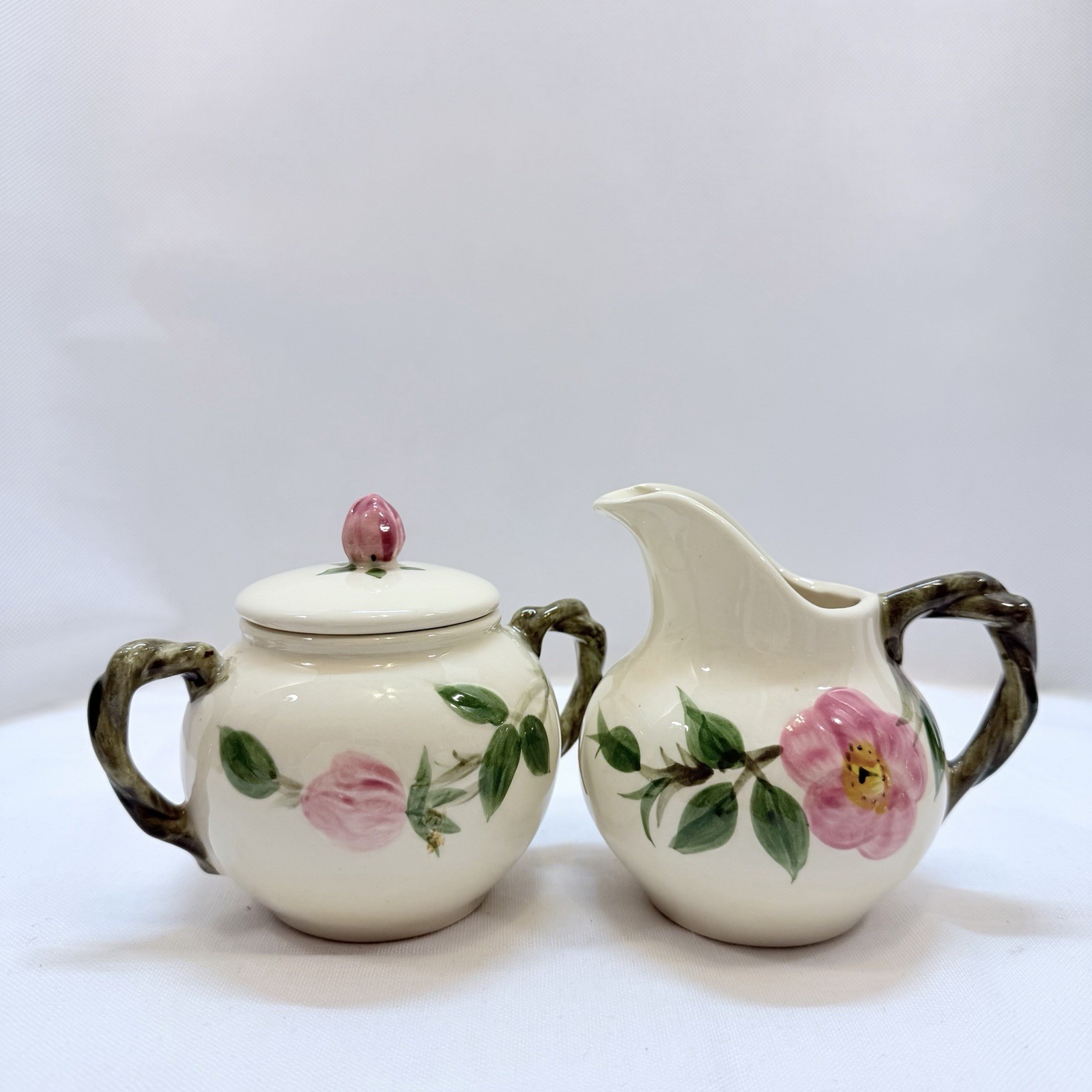 Franciscan Desert Rose Creamer & Sugar Bowl w Lid Set Vintage Franciscan Desert Rose Creamer & Sugar Bowl w Lid Set Vintage