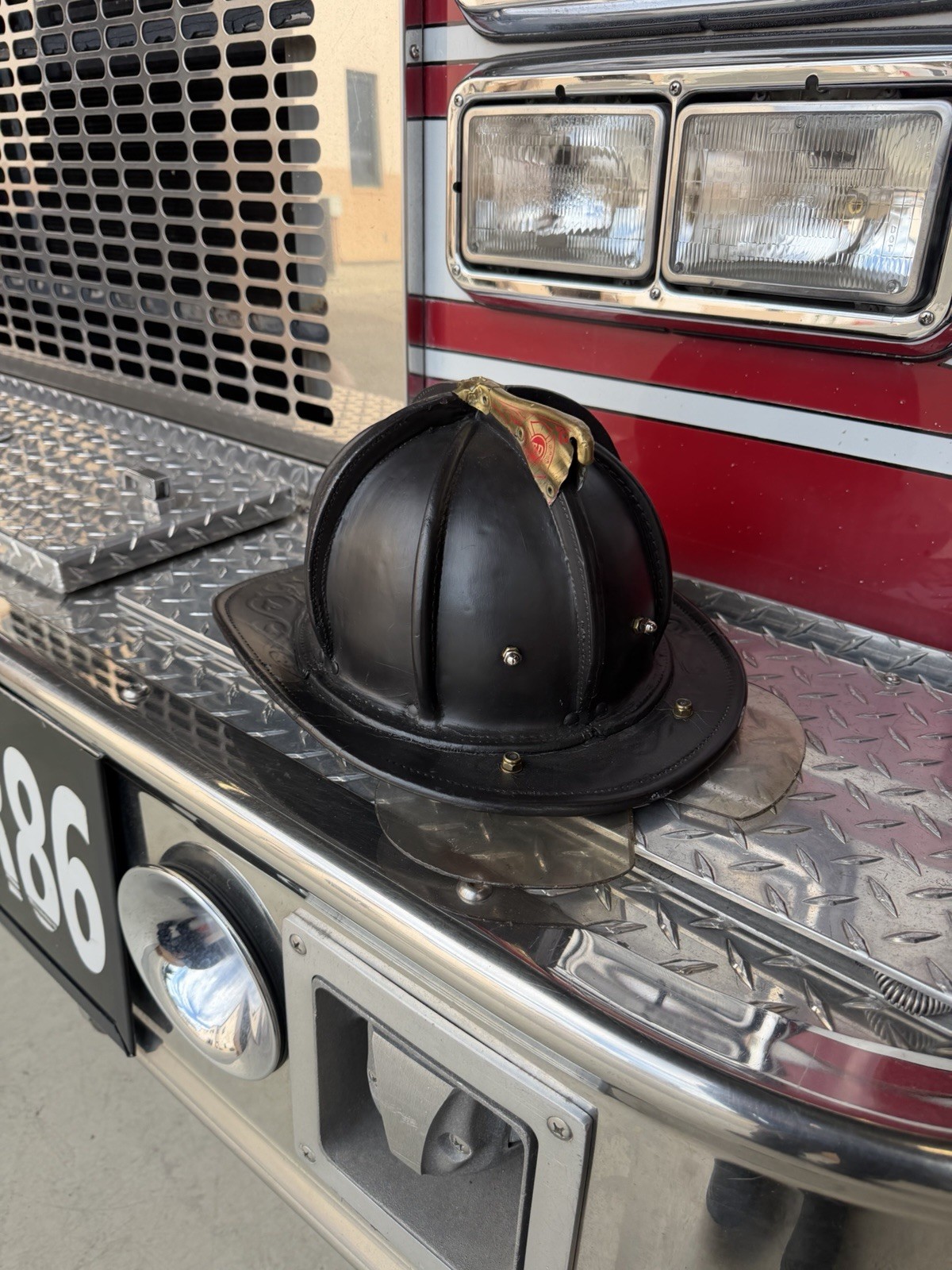 Vintage Early 1990s New Yorker Firefighter Leather Fire Helmet Black Size Medium Vintage Early 1990s New Yorker Firefighter Leather Fire Helmet Black Size Medium