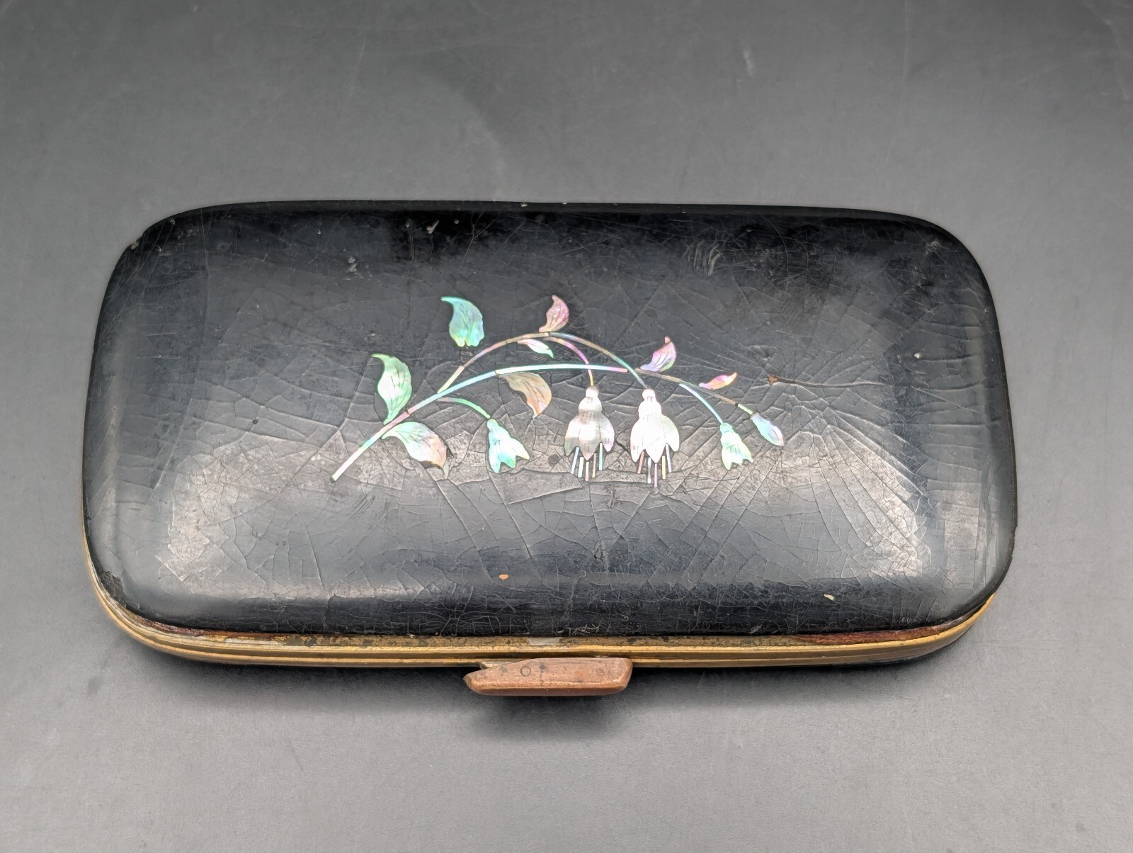 Victorian Antique Papier-Mâché Cigarette Case - Mother of Pearl German Script Victorian Antique Papier-Mâché Cigarette Case - Mother of Pearl German Script