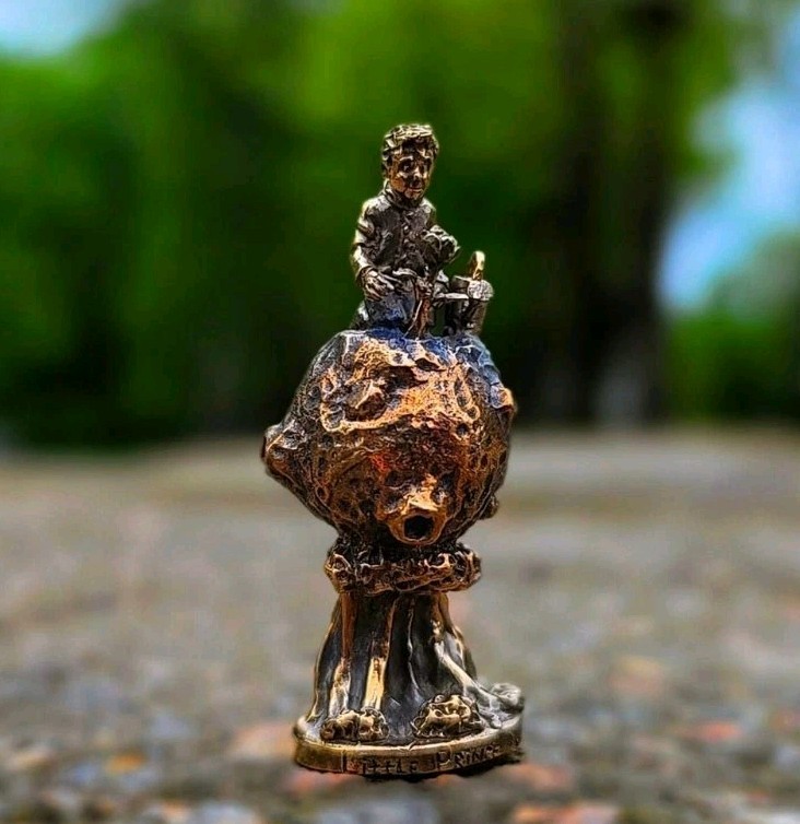 YOTA ROYAL – Bronze Miniature Figure (40mm) “The Little Prince” – Collector’s Ed YOTA ROYAL – Bronze Miniature Figure (40mm) “The Little Prince” – Collector’s Ed