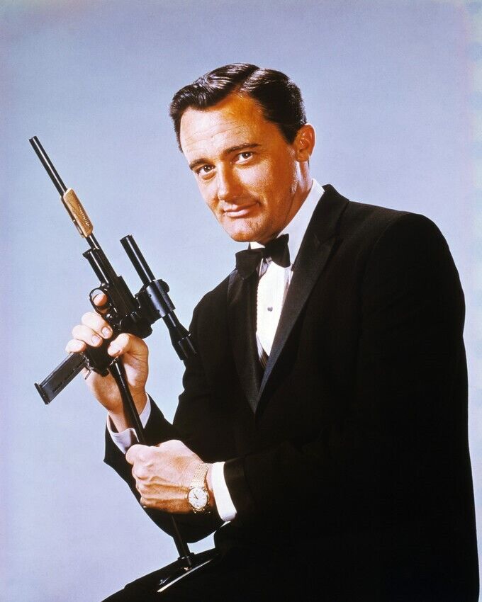 Robert Vaughn 8x10 Real Photo Man From UNCLE in tuxedo holding telescopic rifle