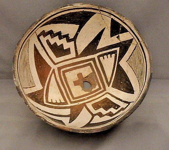 Mogollon Mimbres Classic 1000-1050 a.d. "kill hole"  7 7/8" W x  3 15/16" H