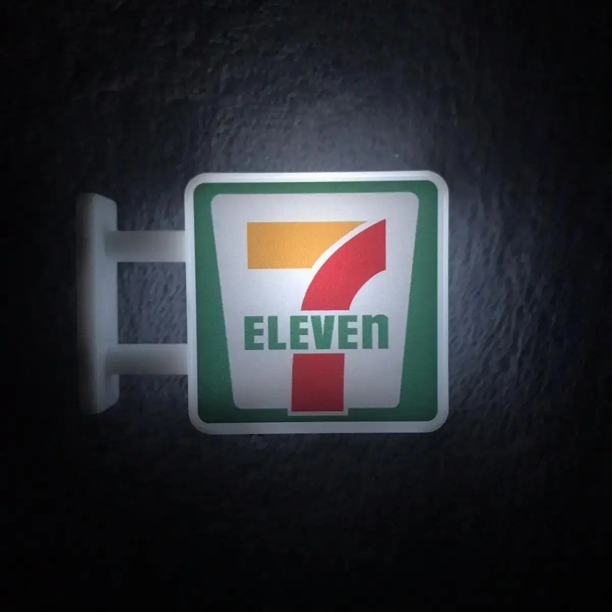 7-Eleven Miniature Light Sign Magnet Convenience Store Mini LED Sign New Japan 7-Eleven Miniature Light Sign Magnet Convenience Store Mini LED Sign New Japan