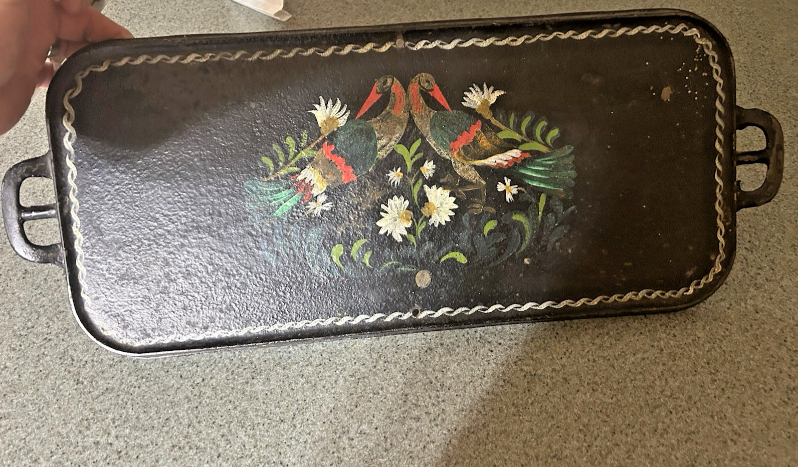 VINTAGE CAST IRON ERIE NO 8 GRIDDLE OLD PA DUTCH FOLK ART LOVEBIRDS HOME DECOR VINTAGE CAST IRON ERIE NO 8 GRIDDLE OLD PA DUTCH FOLK ART LOVEBIRDS HOME DECOR