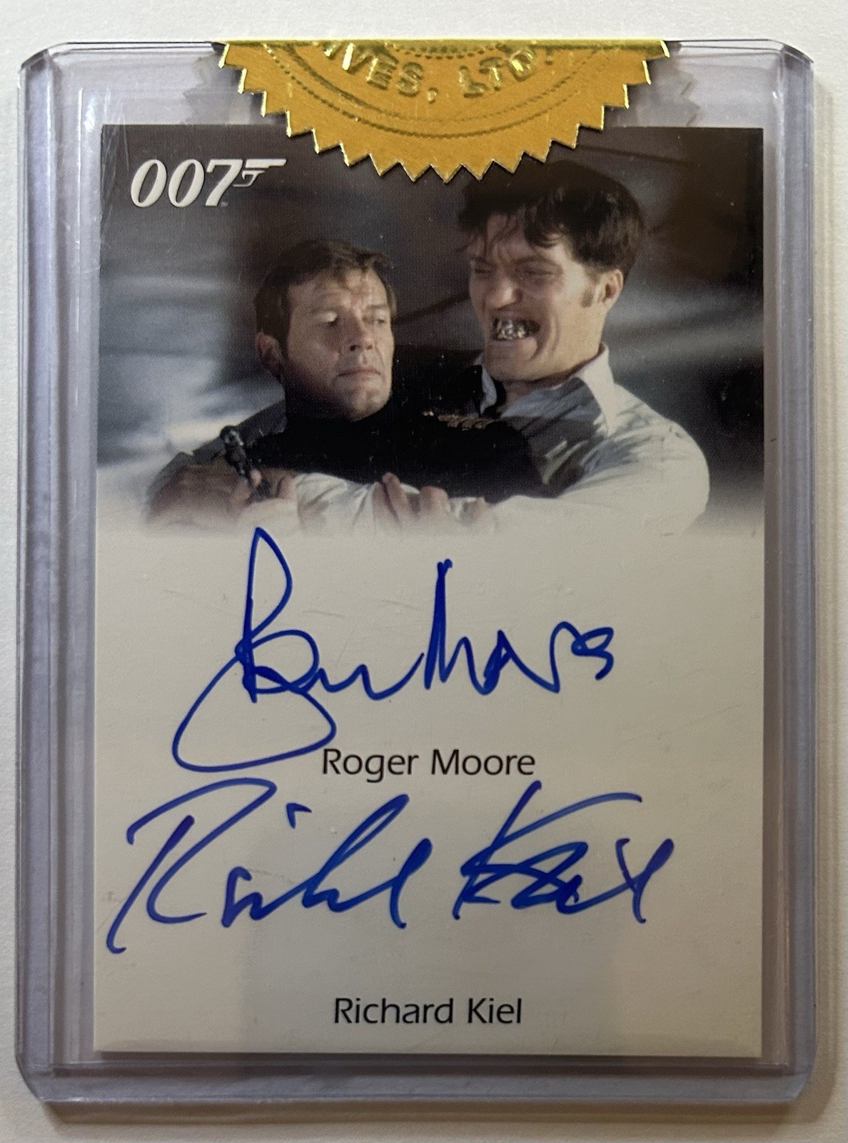 James Bond 50th Anniversary 2 Roger Moore Richard Kiel Dual Autograph Card Auto
