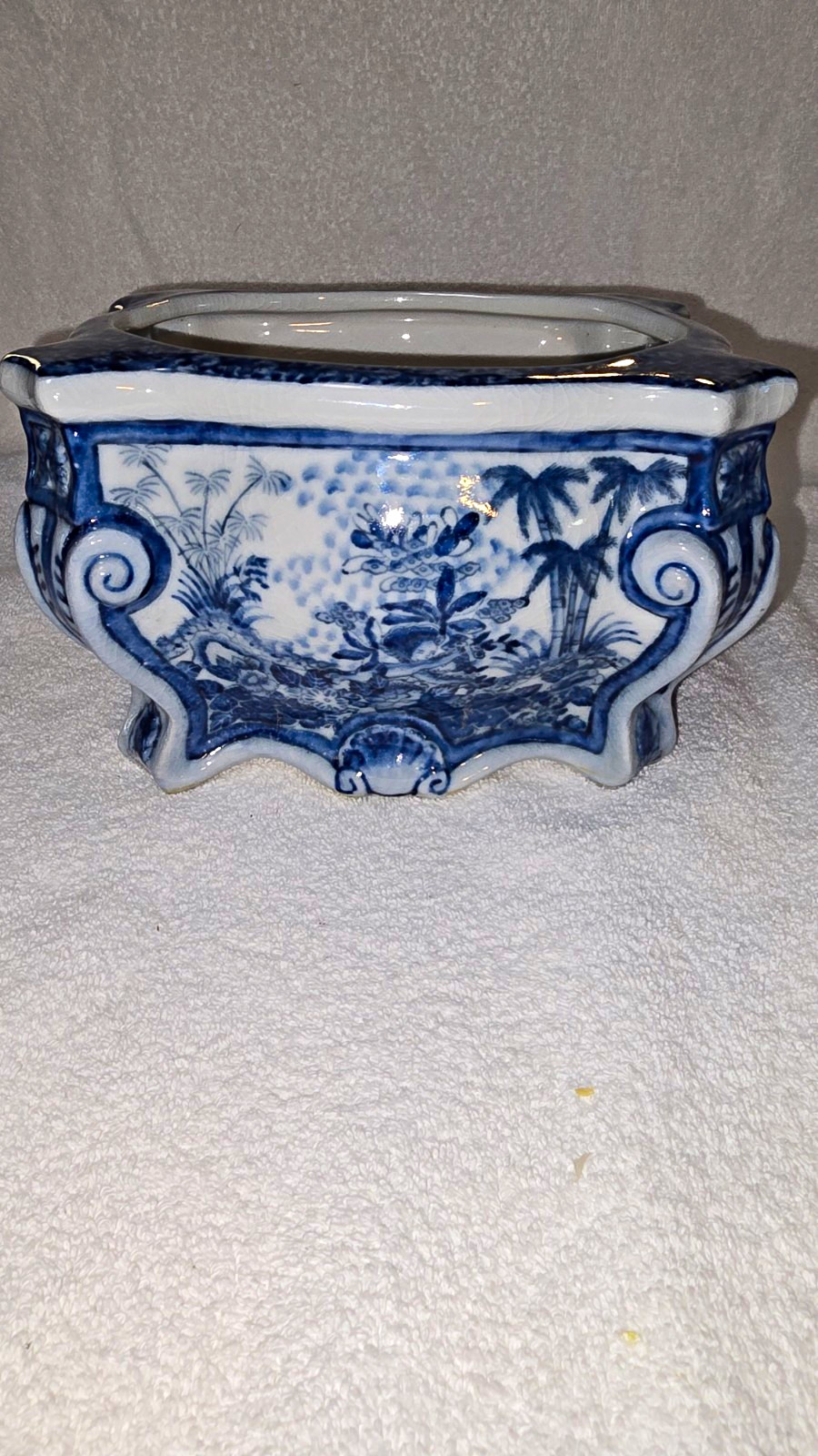 Beautiful Vintage United Wilson JUWC Blue & White Porcelain Footed Planter 1897 Beautiful Vintage United Wilson JUWC Blue & White Porcelain Footed Planter 1897