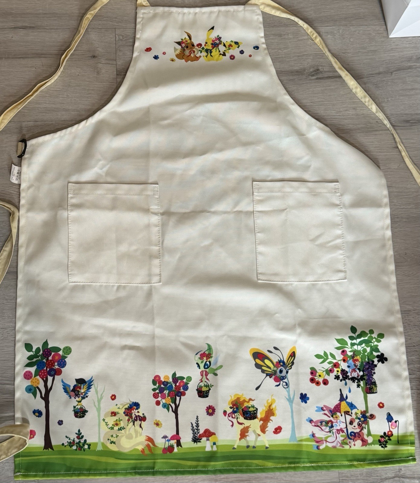 Pokemon 2019 Berry’s Forest Ghost’s Castle Apron Spinda Sylveon Ponyta Japan Pokemon 2019 Berry’s Forest Ghost’s Castle Apron Spinda Sylveon Ponyta Japan