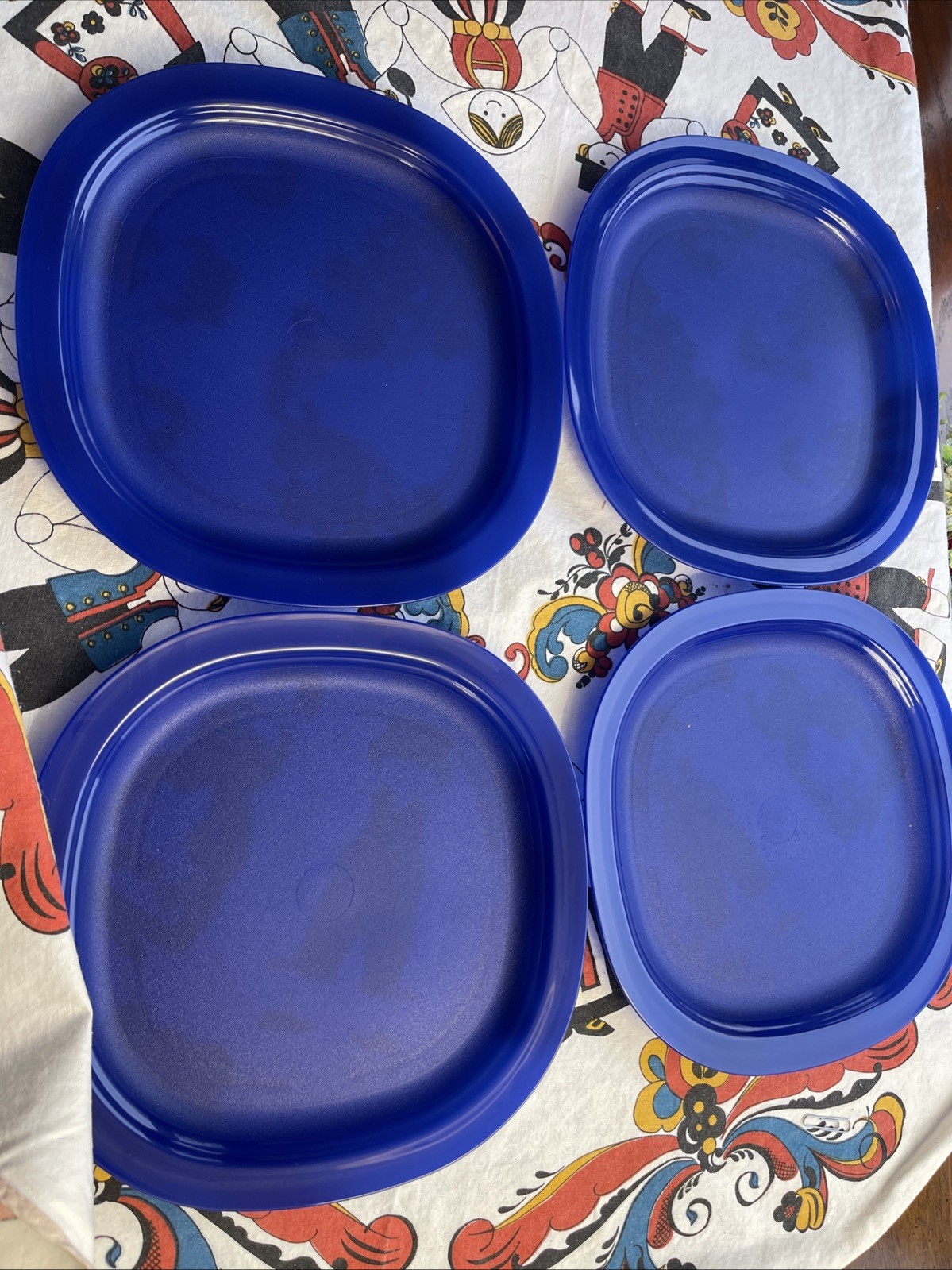 New Tupperware Reheatable Large Plates New Tupperware Reheatable Large Plates