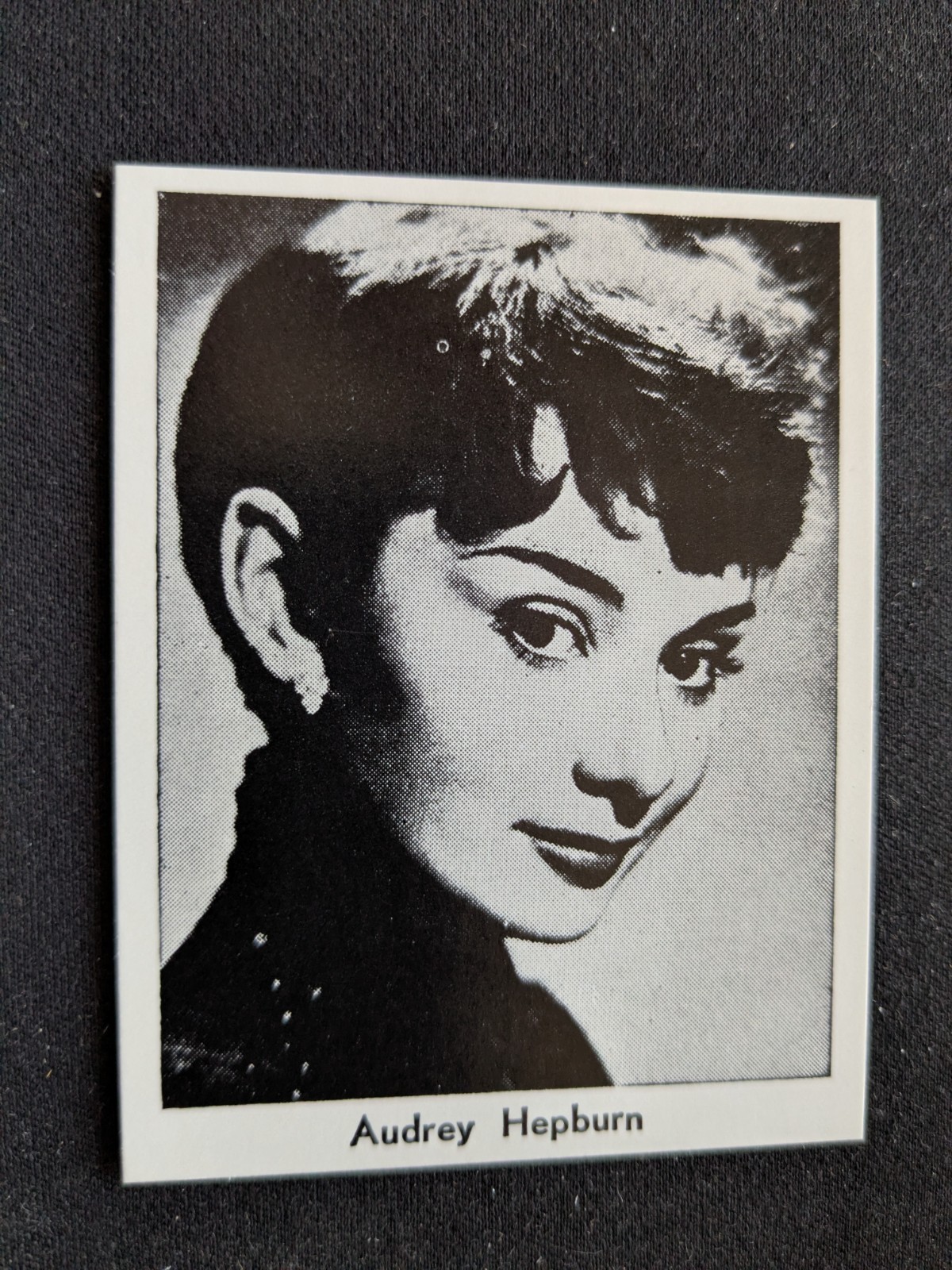 1960 Dutch Val Gum VTG Movie Photo Card # 32 Audrey Hepburn (NM) 1960 Dutch Val Gum VTG Movie Photo Card # 32 Audrey Hepburn (NM)