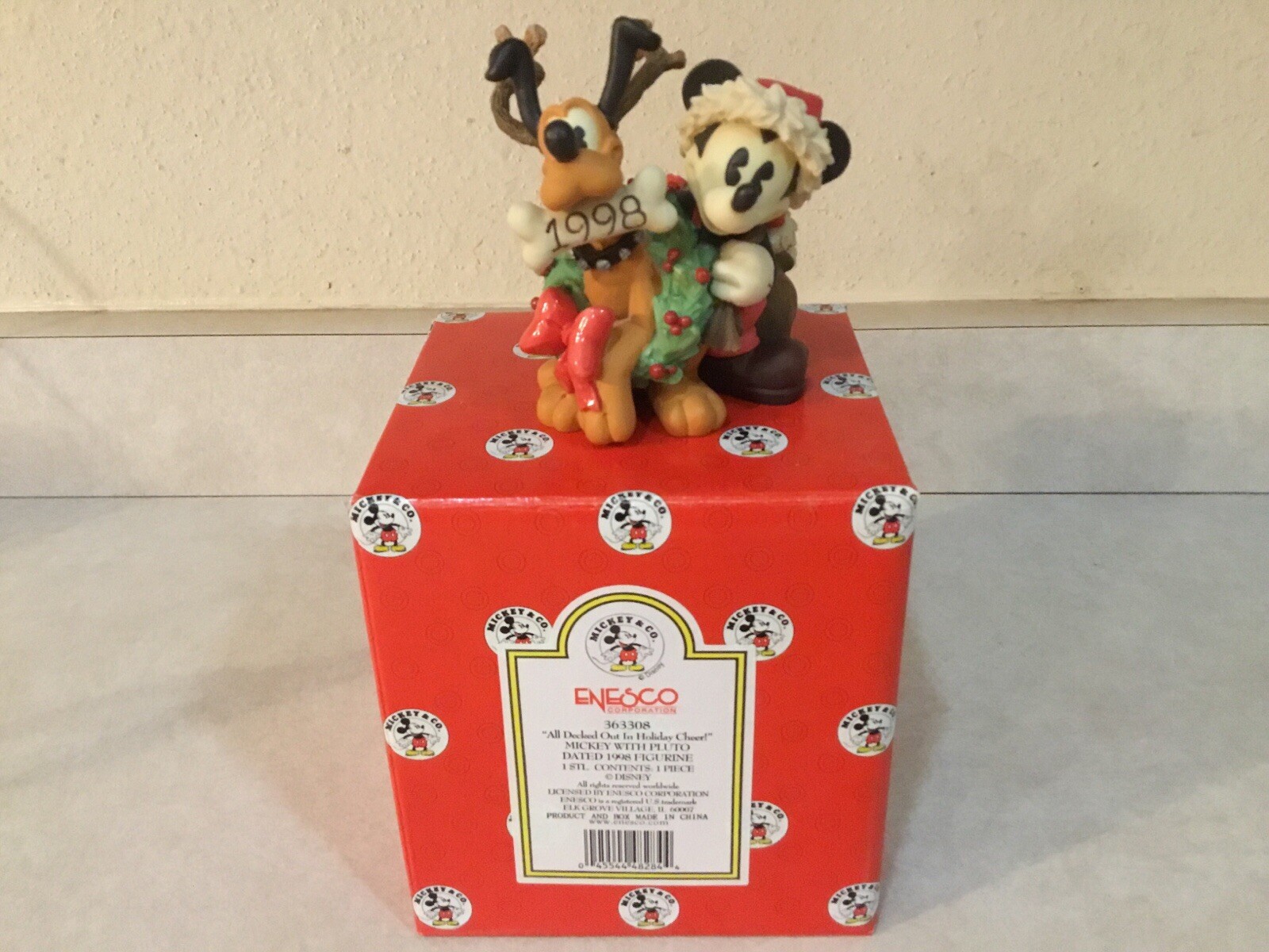 VINTAGE ENESCO 1998 MICKEY AND PLUTO, ALL DECKED OUT IN HOLIDAY CHEER,NEW IN BOX VINTAGE ENESCO 1998 MICKEY AND PLUTO, ALL DECKED OUT IN HOLIDAY CHEER,NEW IN BOX