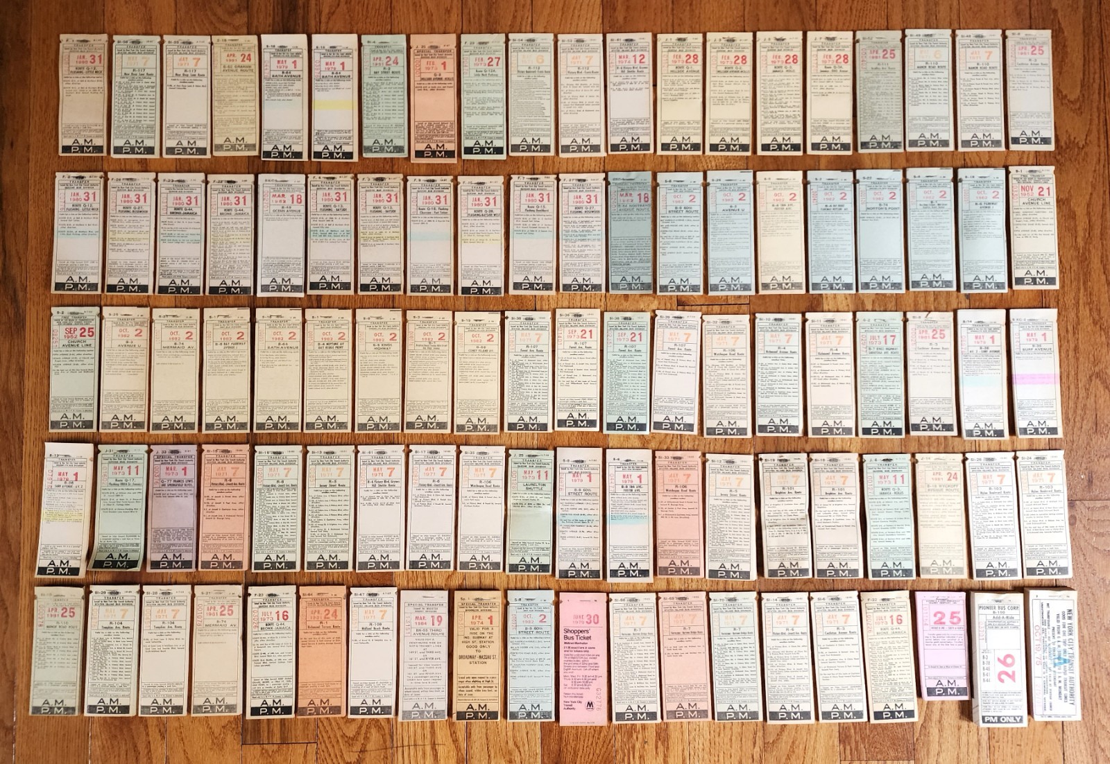 LOT 100 - NYCTA MABSTOA NYC BUS TICKET TRANSFER BOOKS QUEENS BROOKLYN NY LOT 100 - NYCTA MABSTOA NYC BUS TICKET TRANSFER BOOKS QUEENS BROOKLYN NY